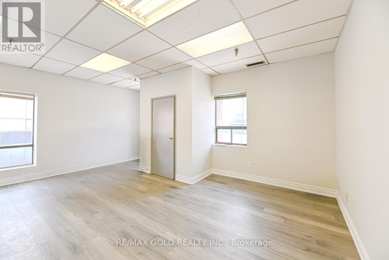 2579 Rena Road, Mississauga, Ontario  L4T 1G6 - Photo 19 - W12737296