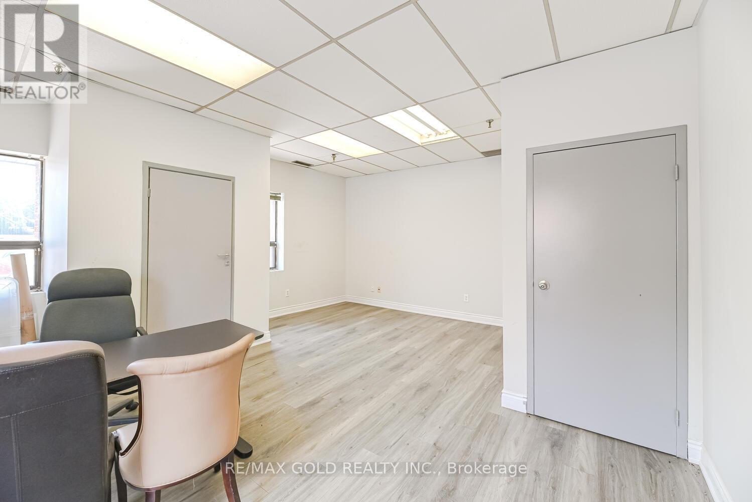 2579 Rena Road, Mississauga, Ontario  L4T 1G6 - Photo 21 - W12737296