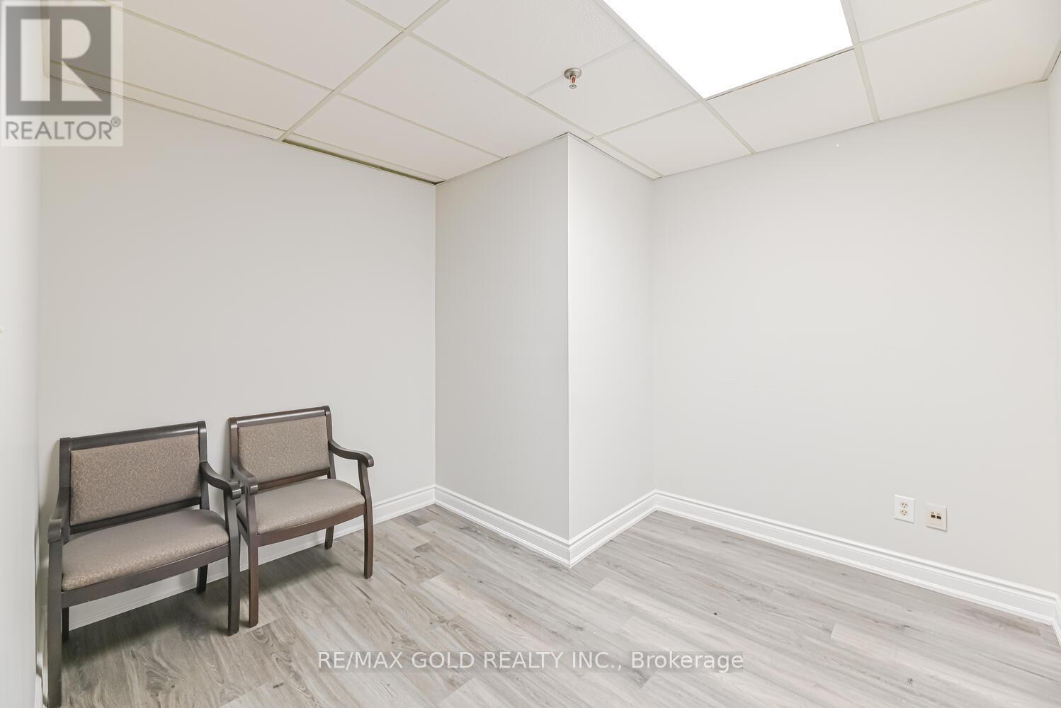 2579 Rena Road, Mississauga, Ontario  L4T 1G6 - Photo 26 - W12737296