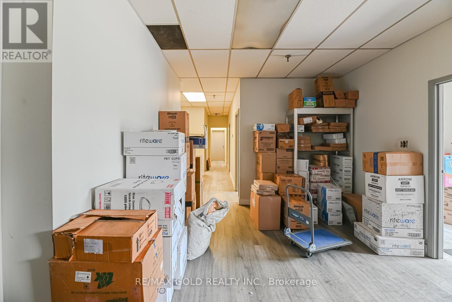 2579 Rena Road, Mississauga, Ontario  L4T 1G6 - Photo 8 - W12737296