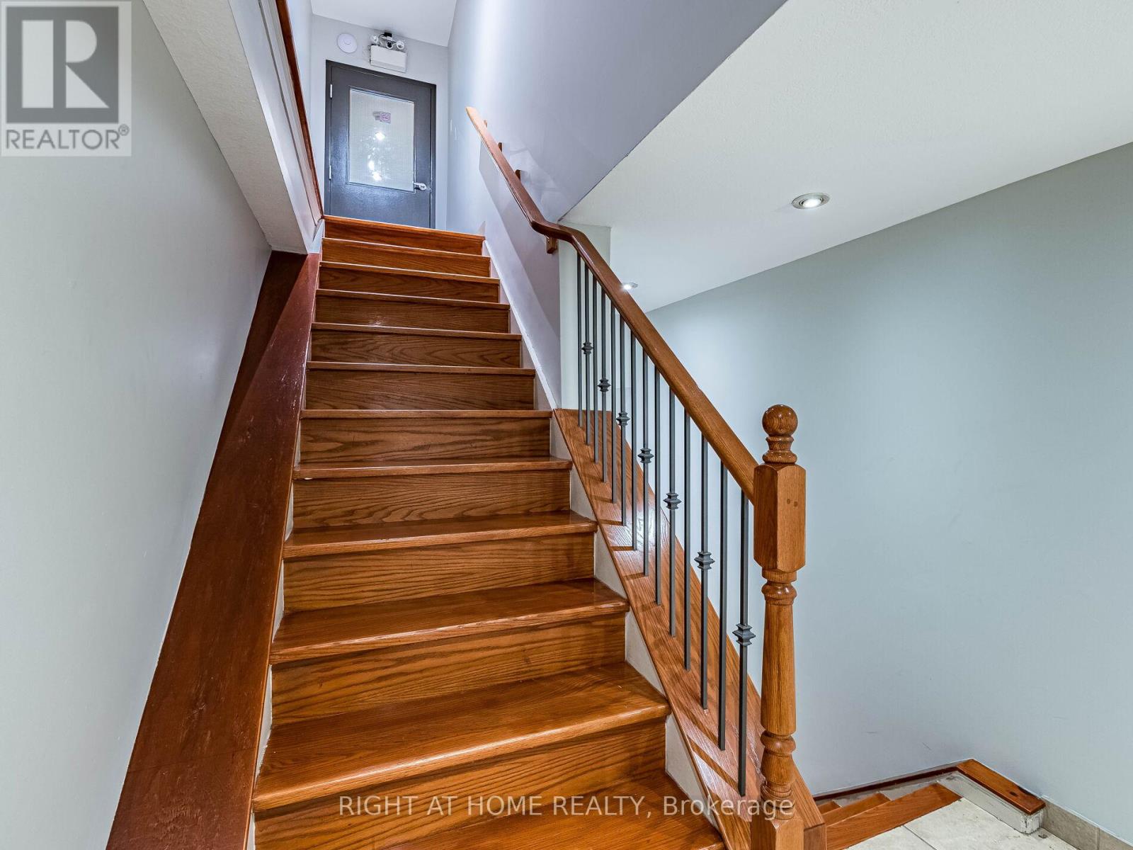 302 - 283 King Street E, Hamilton, Ontario  L8N 1B9 - Photo 9 - X12737280