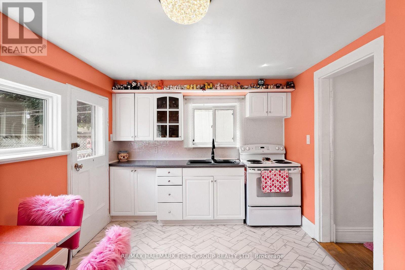 168 Adeline Street, Peterborough, Ontario  K9J 5E3 - Photo 11 - X12737304