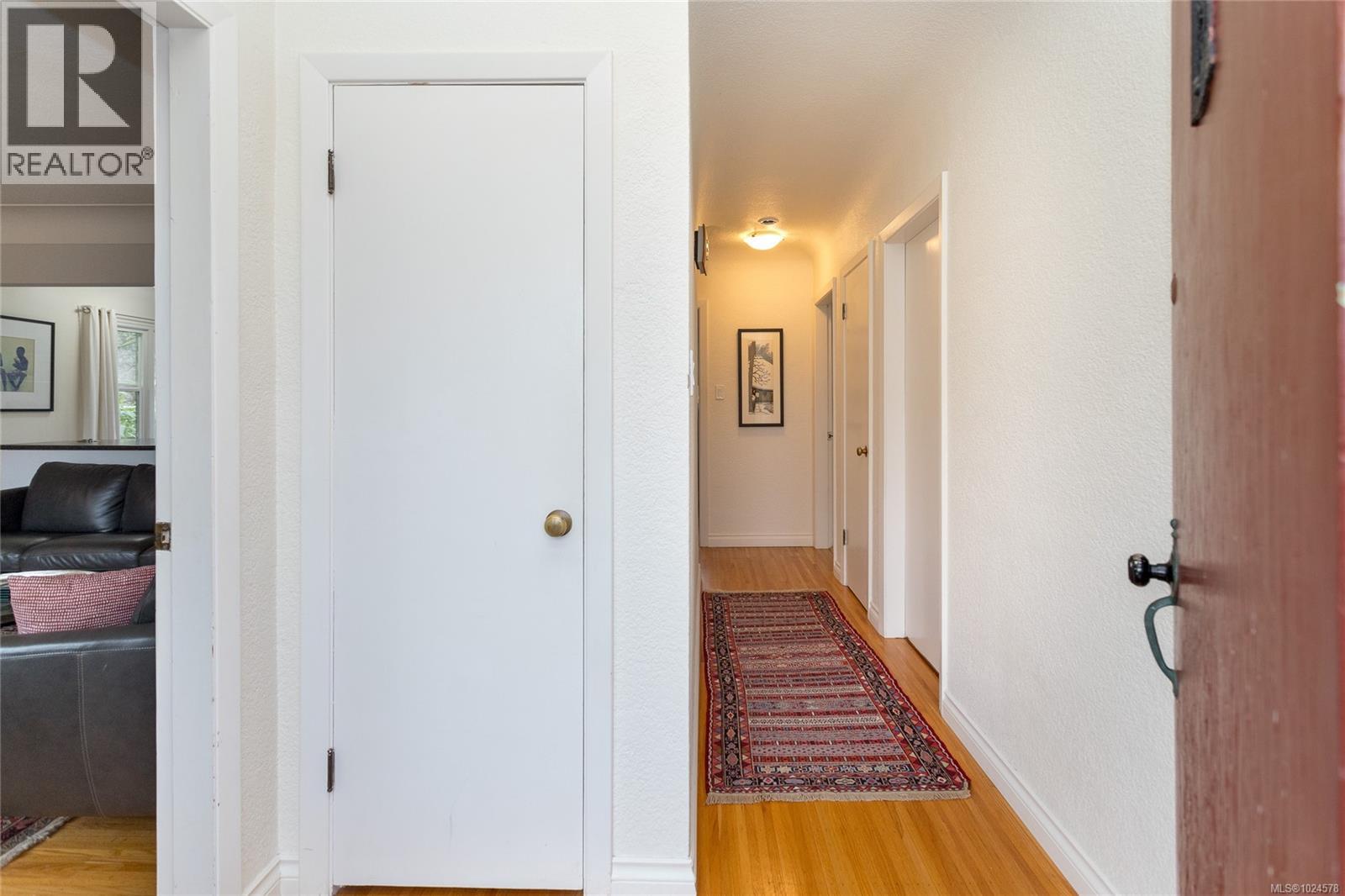 160 Joseph St, Victoria, British Columbia V8S 3H5 - Photo 5 - 1024578