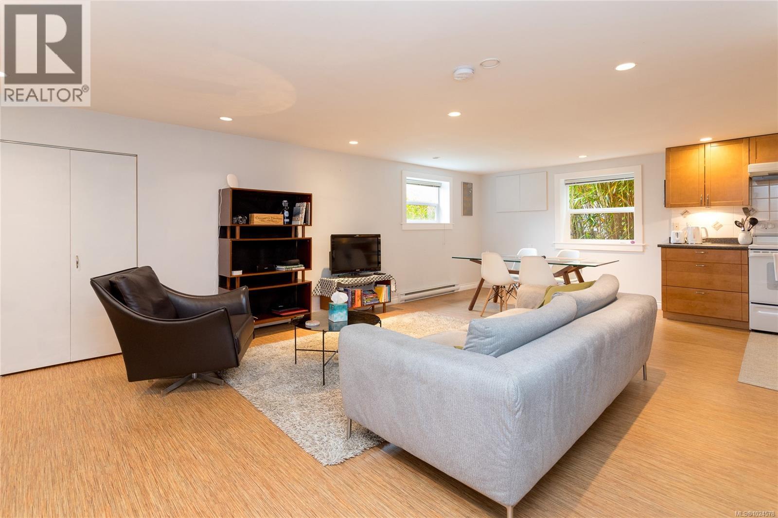 160 Joseph St, Victoria, British Columbia V8S 3H5 - Photo 37 - 1024578