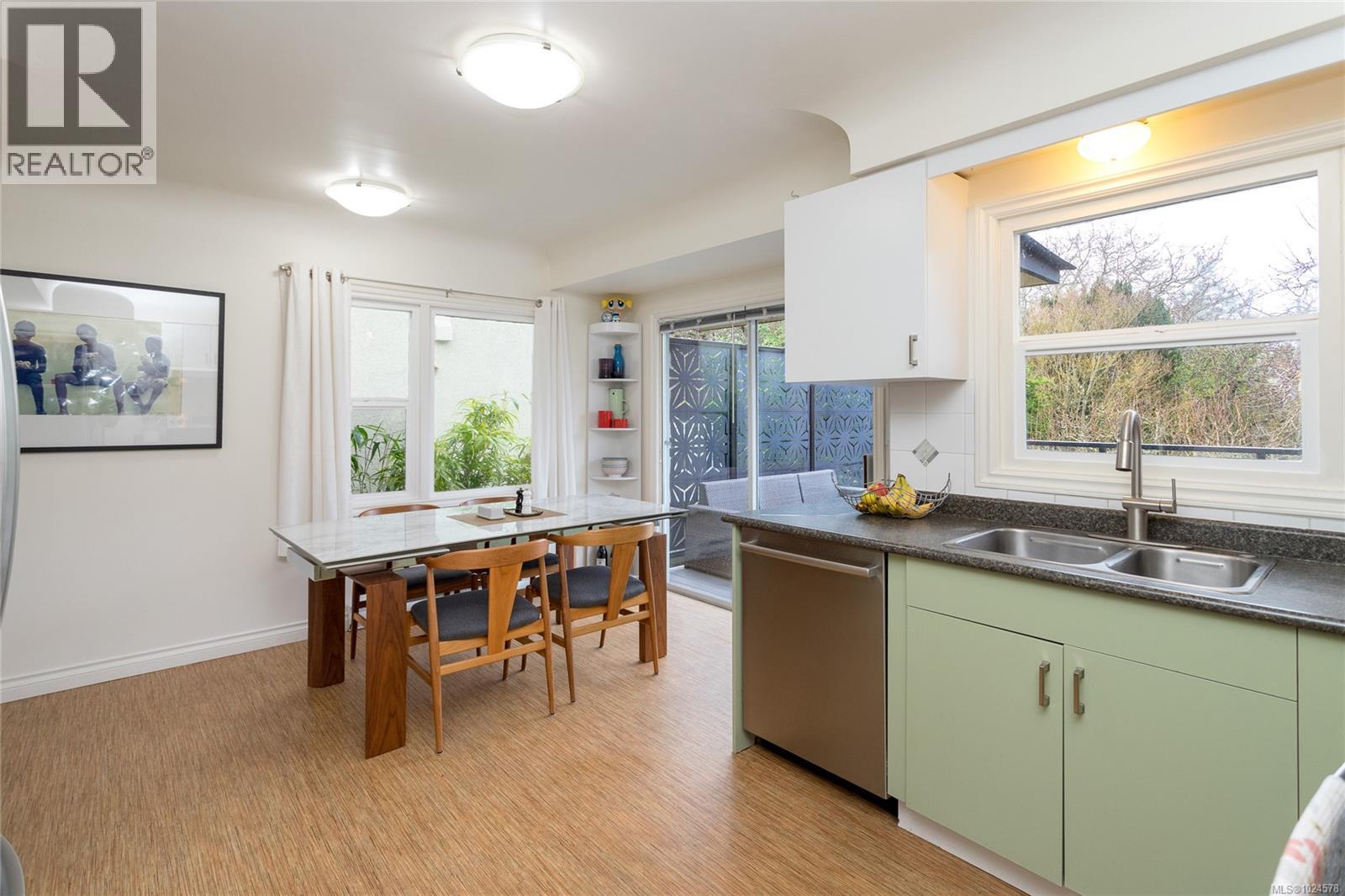 160 Joseph St, Victoria, British Columbia V8S 3H5 - Photo 18 - 1024578