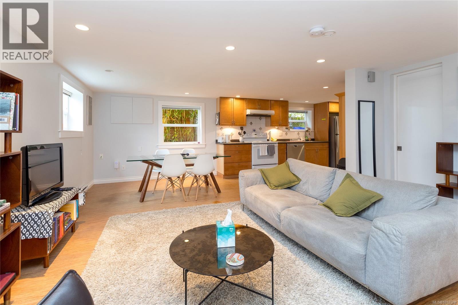 160 Joseph St, Victoria, British Columbia V8S 3H5 - Photo 35 - 1024578