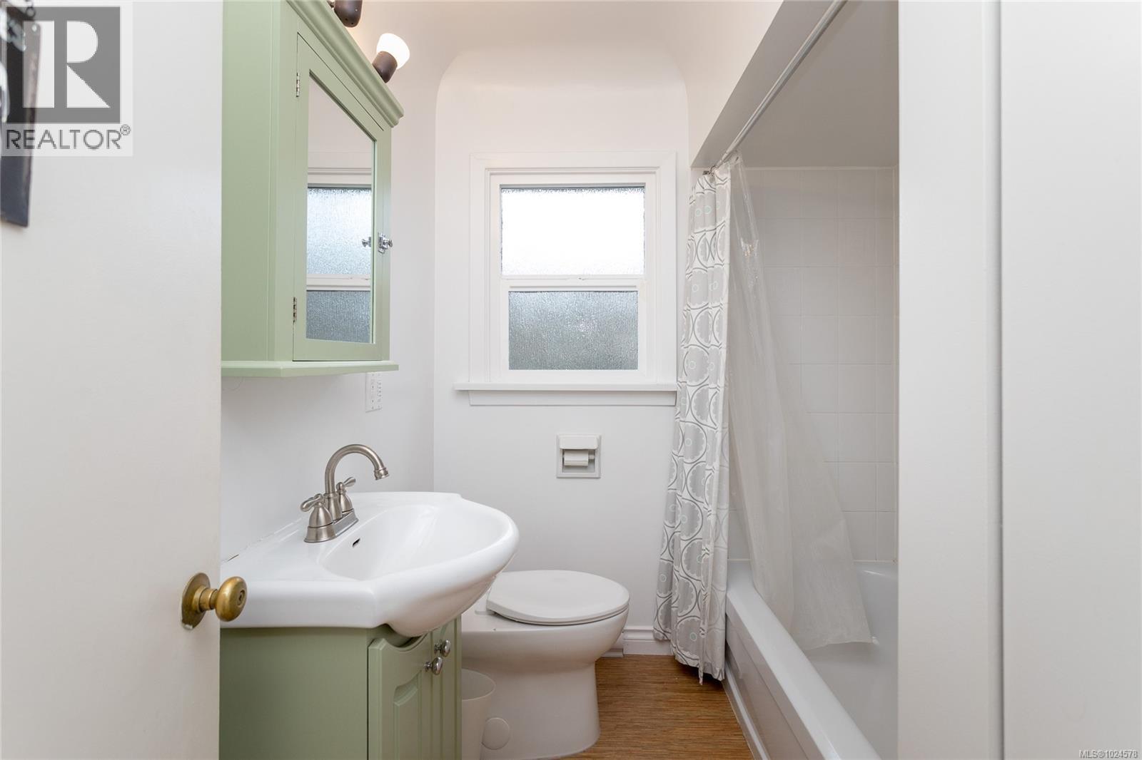 160 Joseph St, Victoria, British Columbia V8S 3H5 - Photo 25 - 1024578