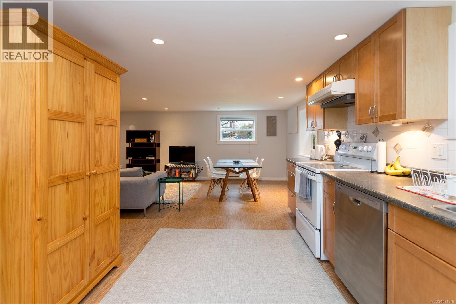 160 Joseph St, Victoria, British Columbia V8S 3H5 - Photo 34 - 1024578