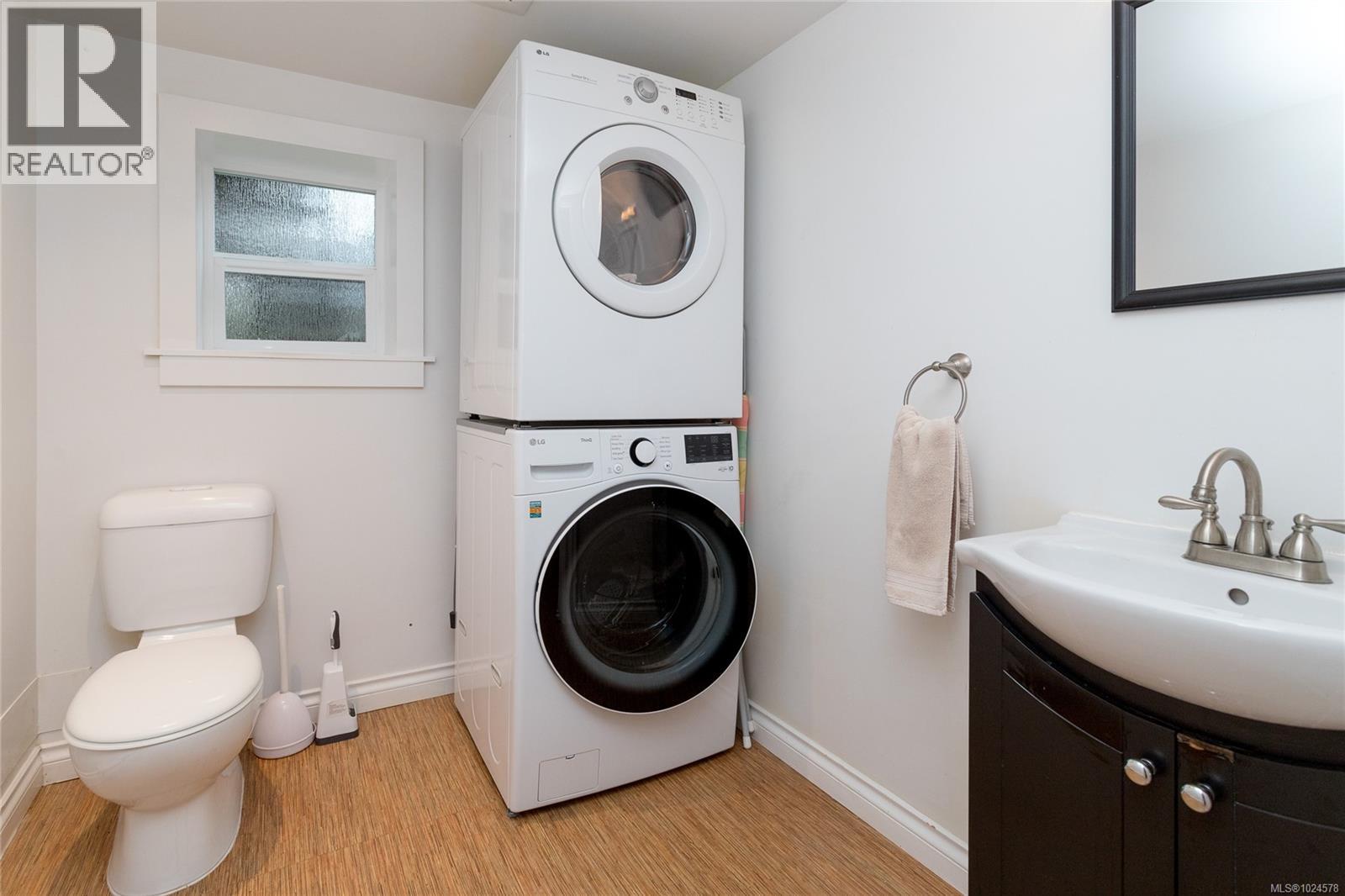 160 Joseph St, Victoria, British Columbia V8S 3H5 - Photo 40 - 1024578