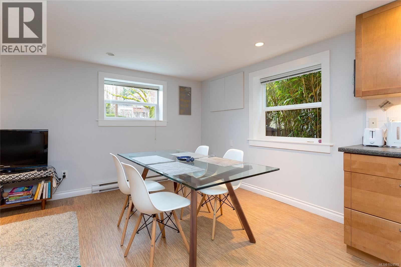 160 Joseph St, Victoria, British Columbia V8S 3H5 - Photo 39 - 1024578