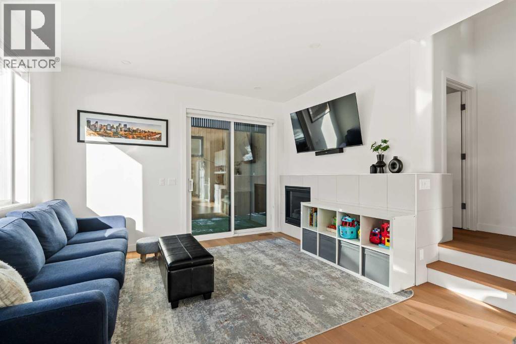 1940 Bowness Road Nw, Calgary, Alberta  T2N 3K6 - Photo 15 - A2282181