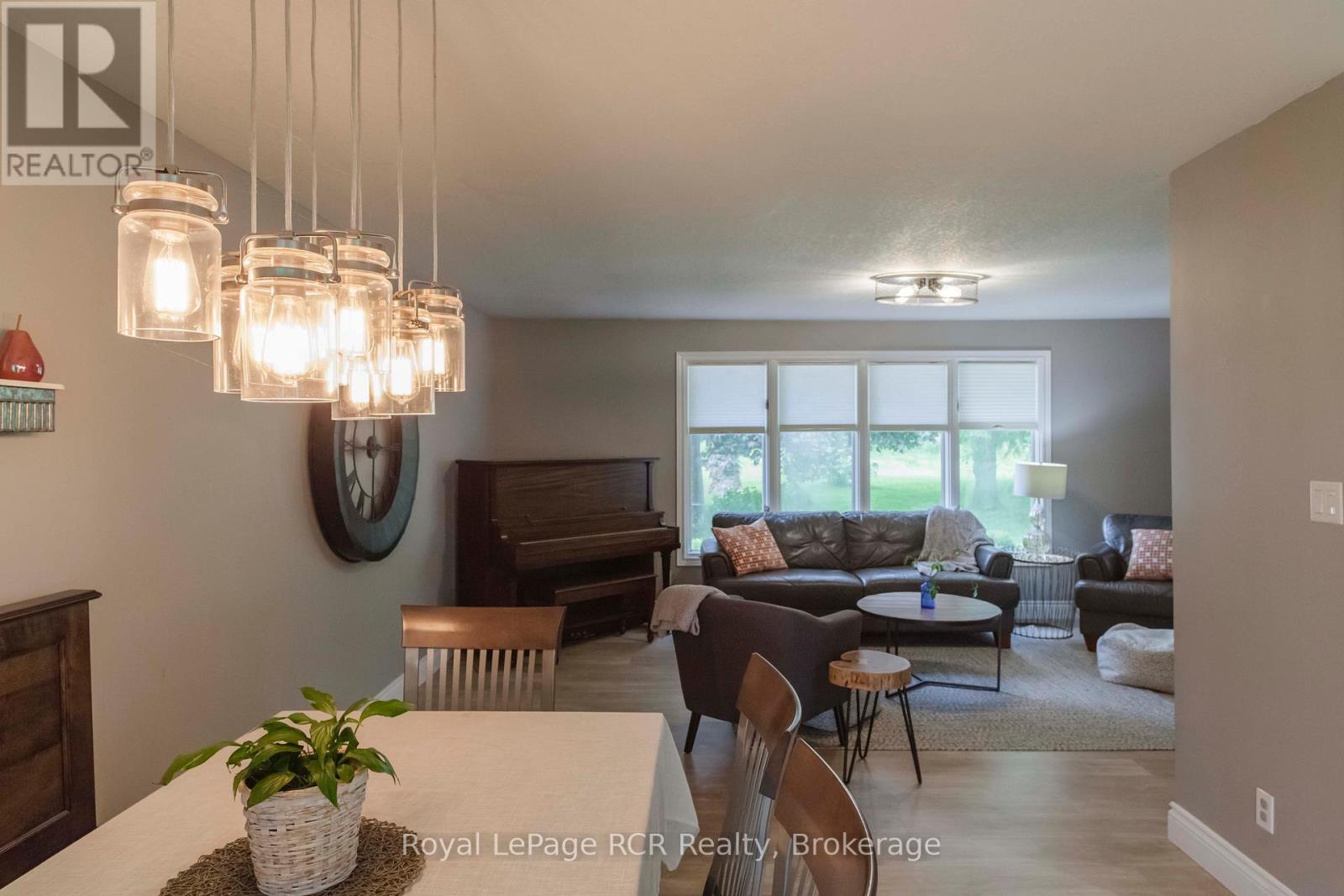 202122 21 Highway, Georgian Bluffs, Ontario  N4K 5N7 - Photo 14 - X12737334