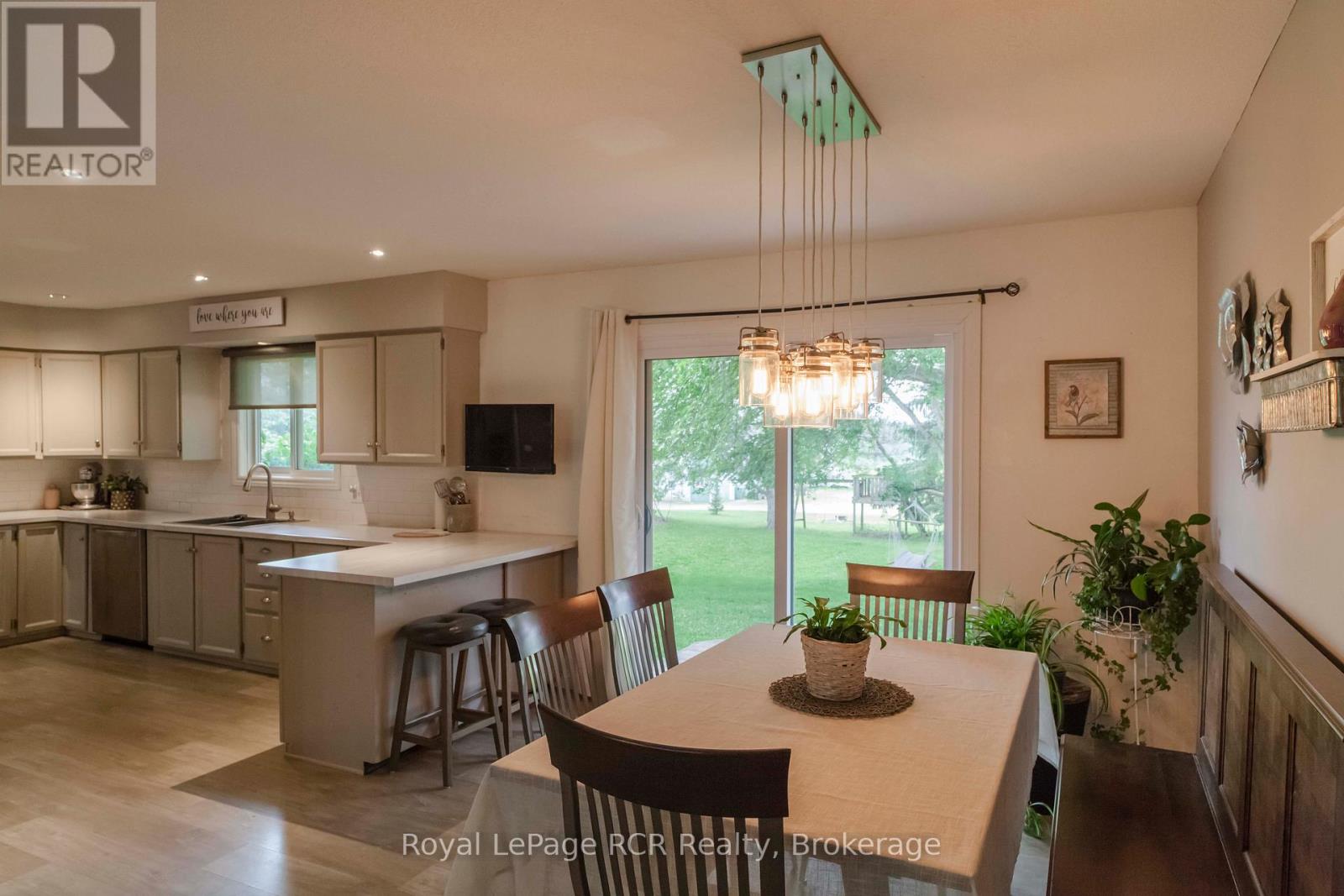 202122 21 Highway, Georgian Bluffs, Ontario  N4K 5N7 - Photo 17 - X12737334