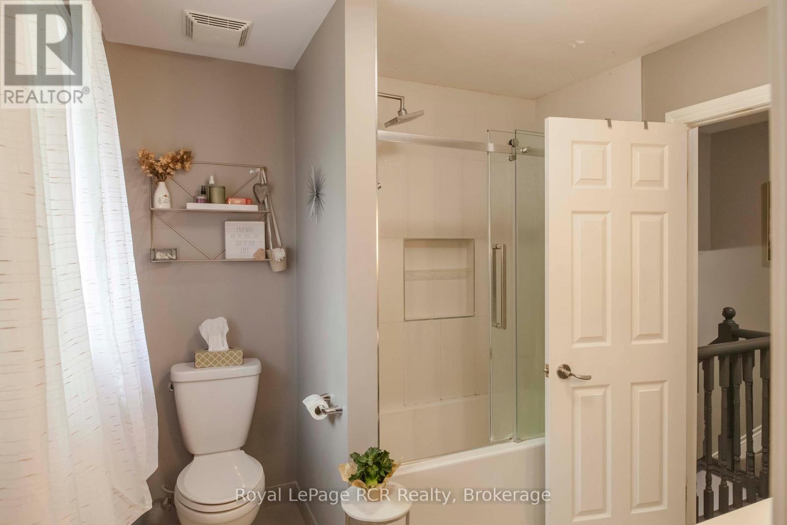 202122 21 Highway, Georgian Bluffs, Ontario  N4K 5N7 - Photo 21 - X12737334