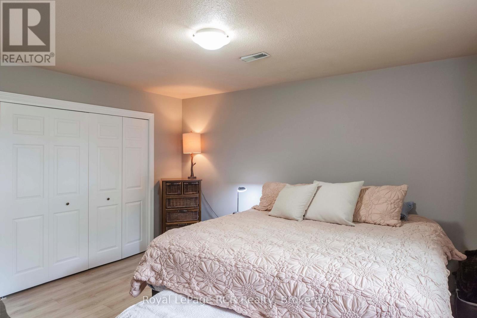 202122 21 Highway, Georgian Bluffs, Ontario  N4K 5N7 - Photo 23 - X12737334