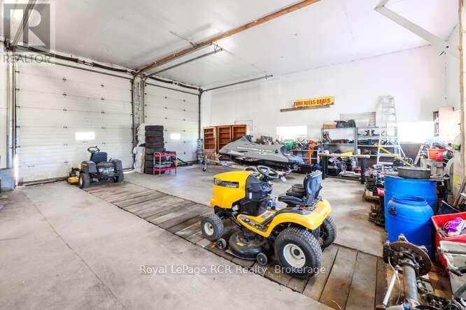 202122 21 Highway, Georgian Bluffs, Ontario  N4K 5N7 - Photo 4 - X12737334