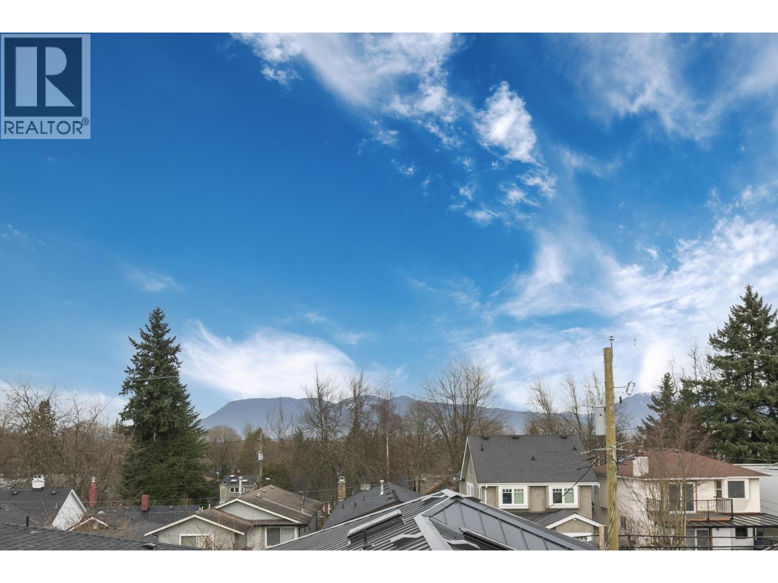 Listing Picture 36 of 37 : 2 4023 W 18TH AVENUE, Vancouver / 溫哥華 - 魯藝地產 Yvonne Lu Group - MLS Medallion Club Member