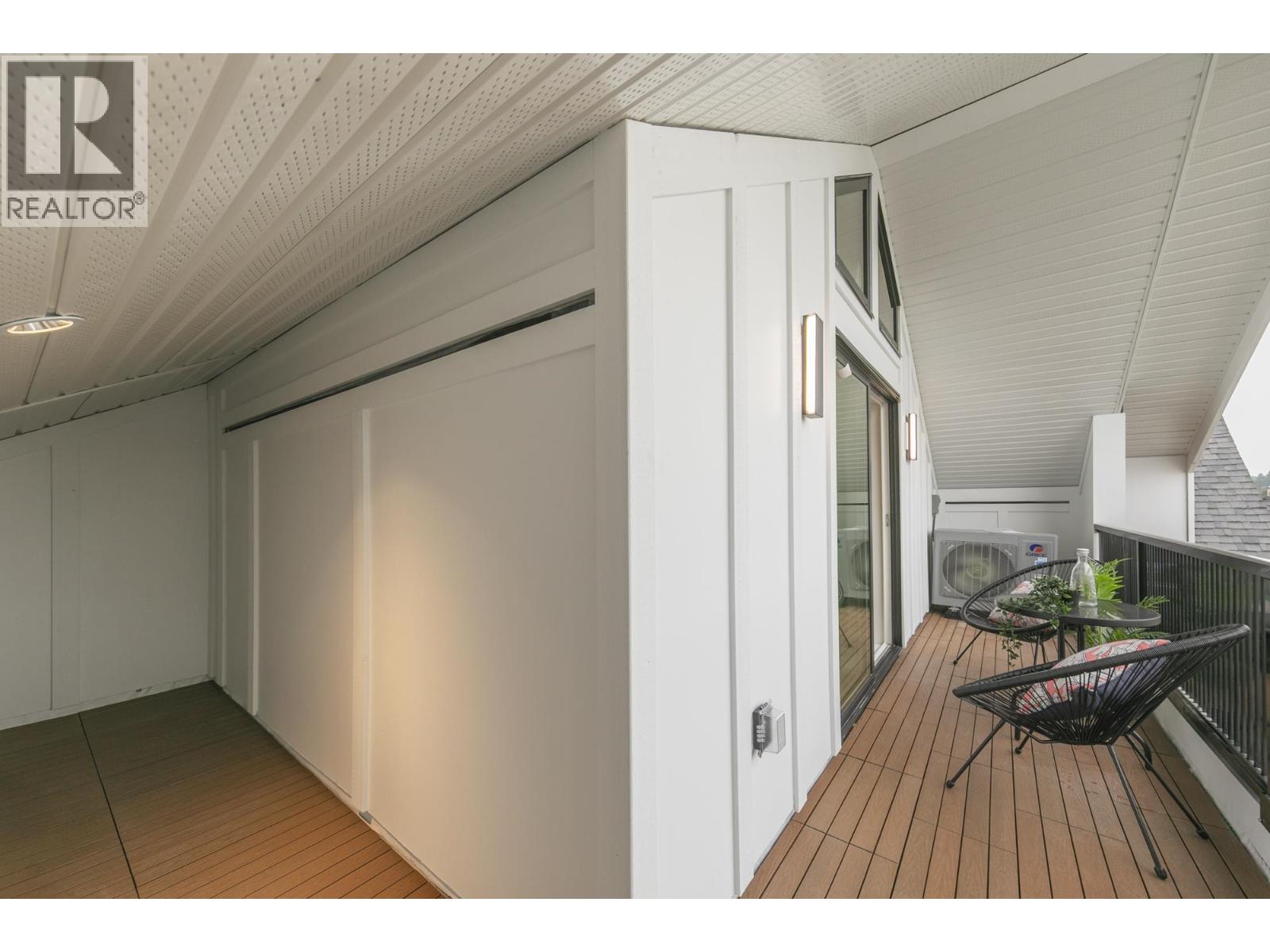 Listing Picture 35 of 37 : 2 4023 W 18TH AVENUE, Vancouver / 溫哥華 - 魯藝地產 Yvonne Lu Group - MLS Medallion Club Member