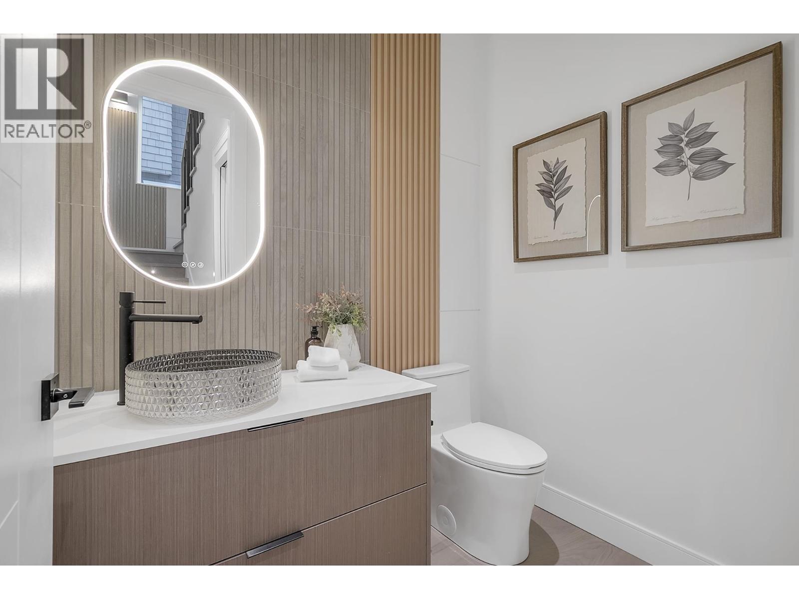 Listing Picture 18 of 37 : 2 4023 W 18TH AVENUE, Vancouver / 溫哥華 - 魯藝地產 Yvonne Lu Group - MLS Medallion Club Member