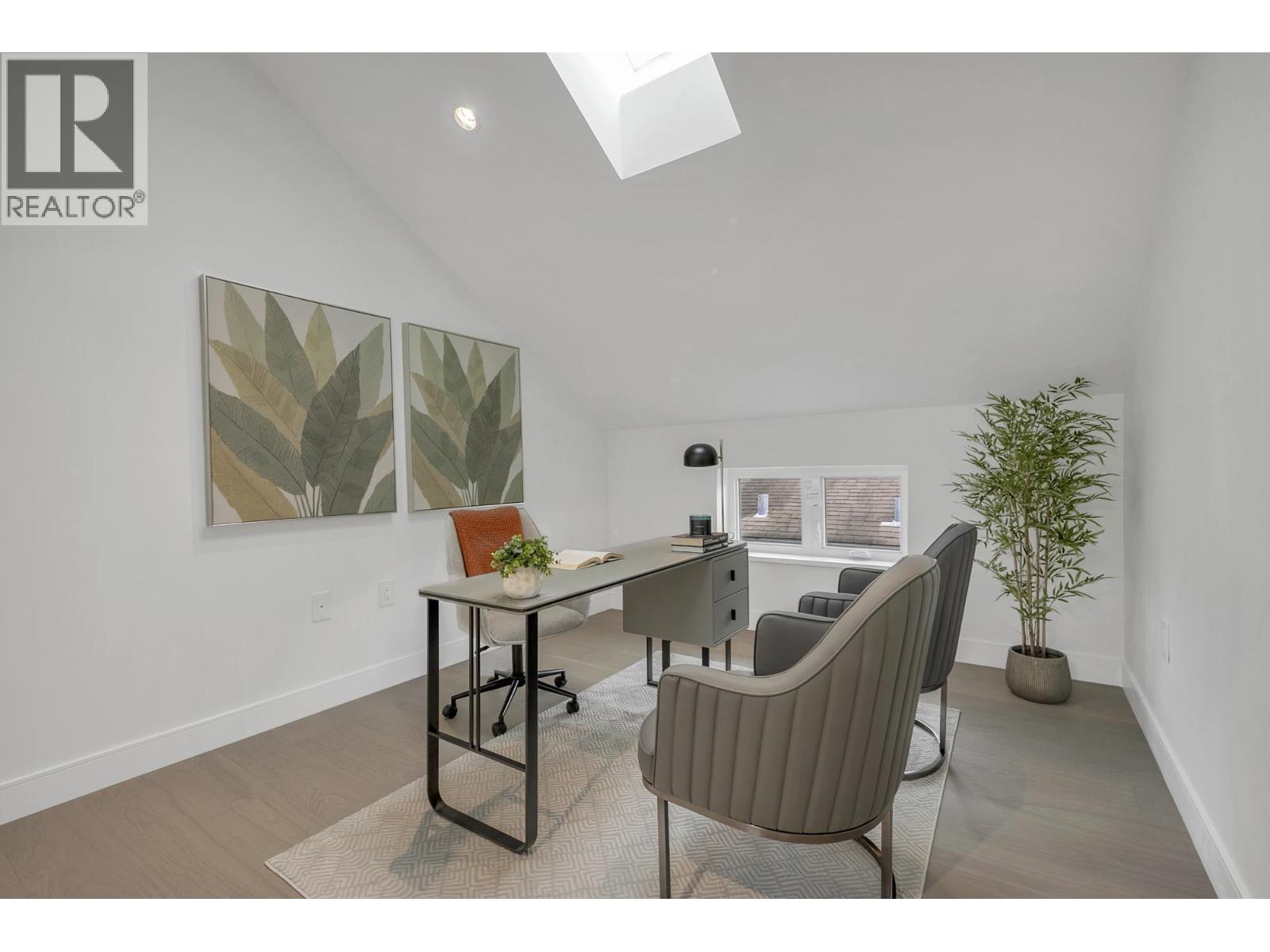 Listing Picture 30 of 37 : 2 4023 W 18TH AVENUE, Vancouver / 溫哥華 - 魯藝地產 Yvonne Lu Group - MLS Medallion Club Member