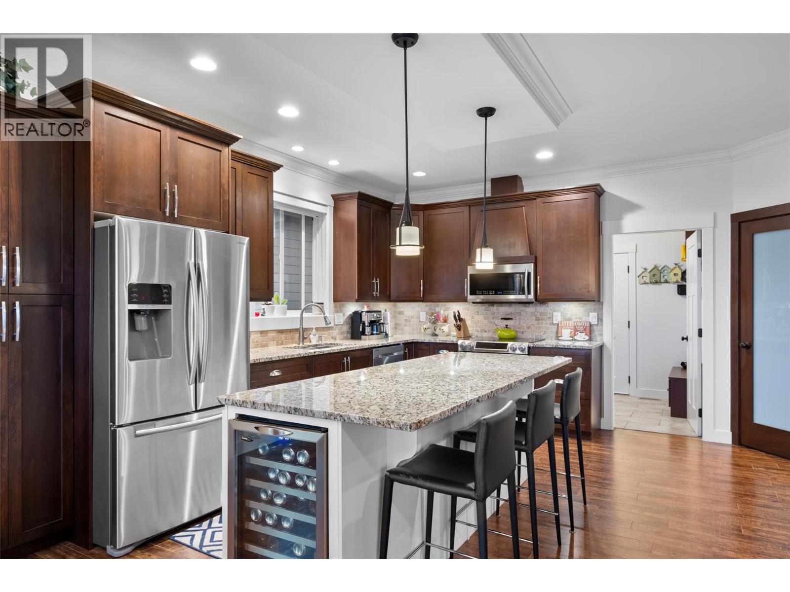 2016 Galore Crescent, Kamloops, British Columbia  V2E 0A7 - Photo 4 - 10372074