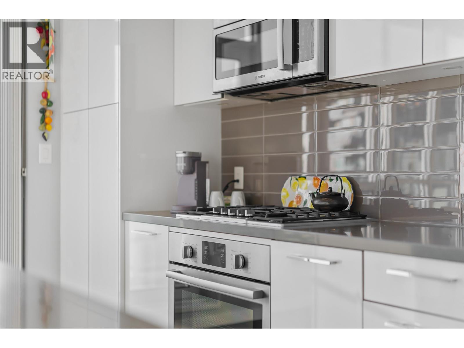 2903 3093 Windsor Gate, Coquitlam, British Columbia  V3B 0N2 - Photo 10 - R3084348