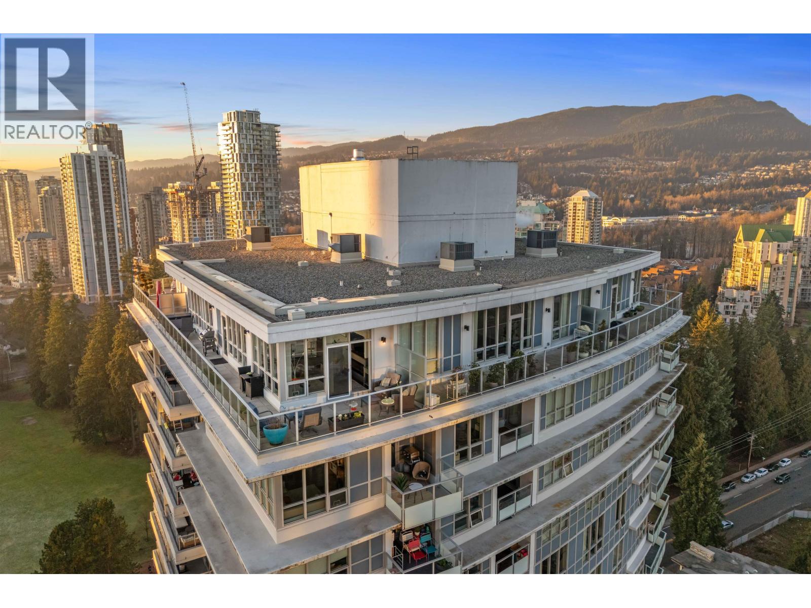 2903 3093 Windsor Gate, Coquitlam, British Columbia  V3B 0N2 - Photo 4 - R3084348