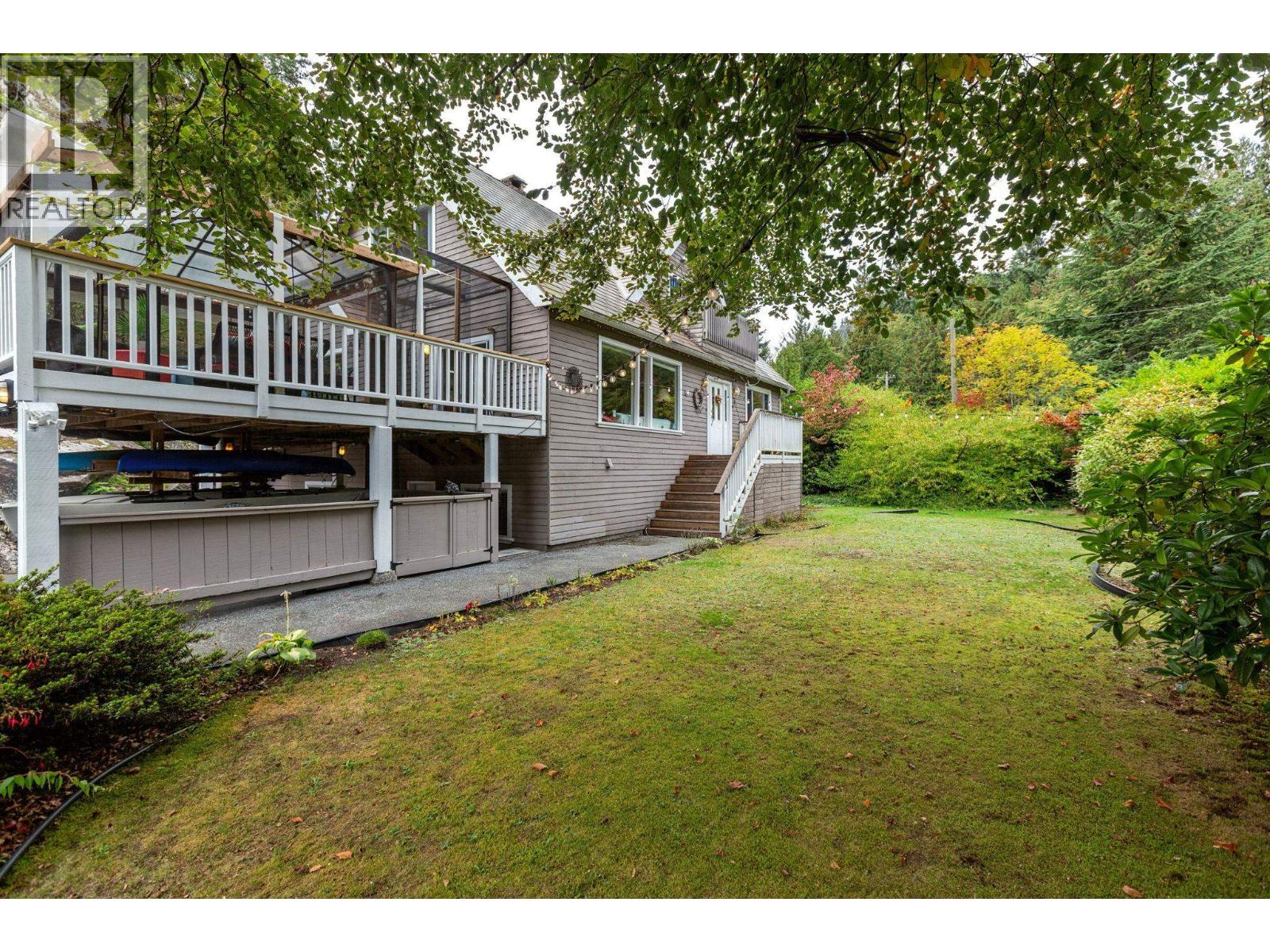 5607 Eagle Harbour Road, West Vancouver, British Columbia  V7W 1P4 - Photo 2 - R3084327