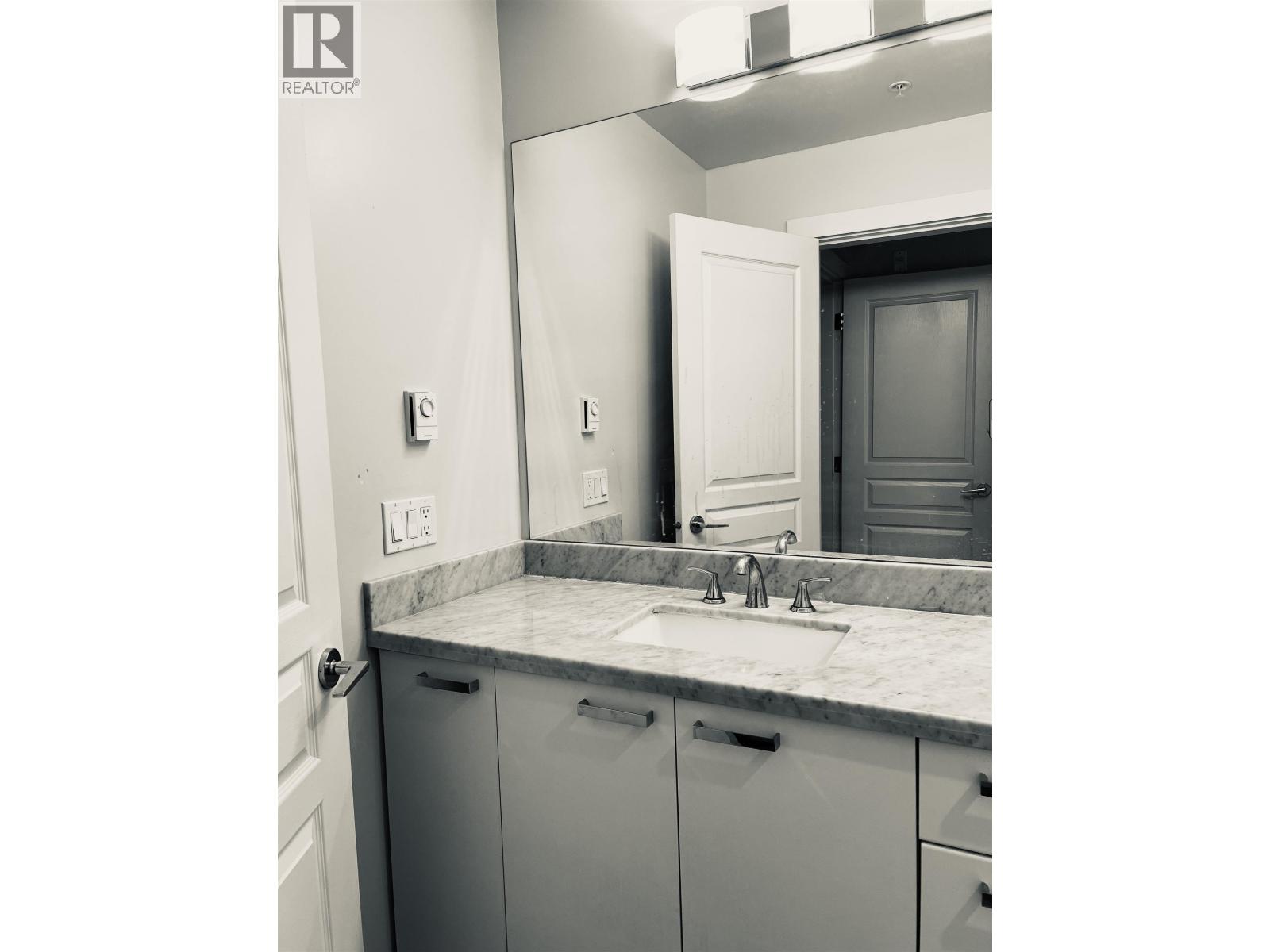 9388 Mckim Way, Richmond, British Columbia  V6P 0J7 - Photo 11 - R3084319