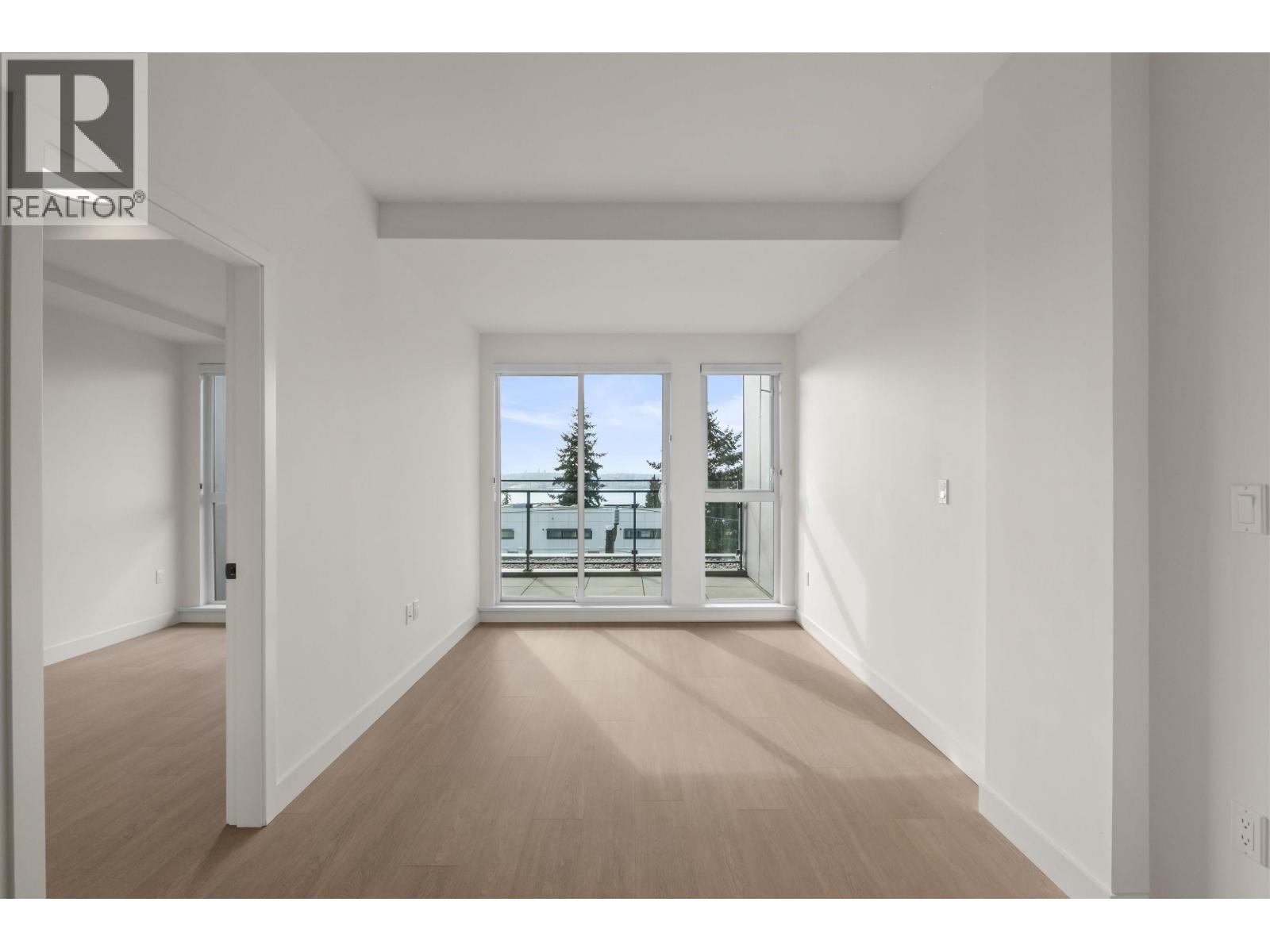 553 422 E 3rd Street, North Vancouver, British Columbia  V7L 1G2 - Photo 5 - R3084341