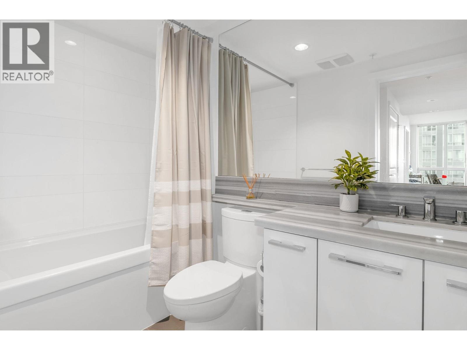 902 3093 Windsor Gate, Coquitlam, British Columbia  V3E 3N2 - Photo 19 - R3084351