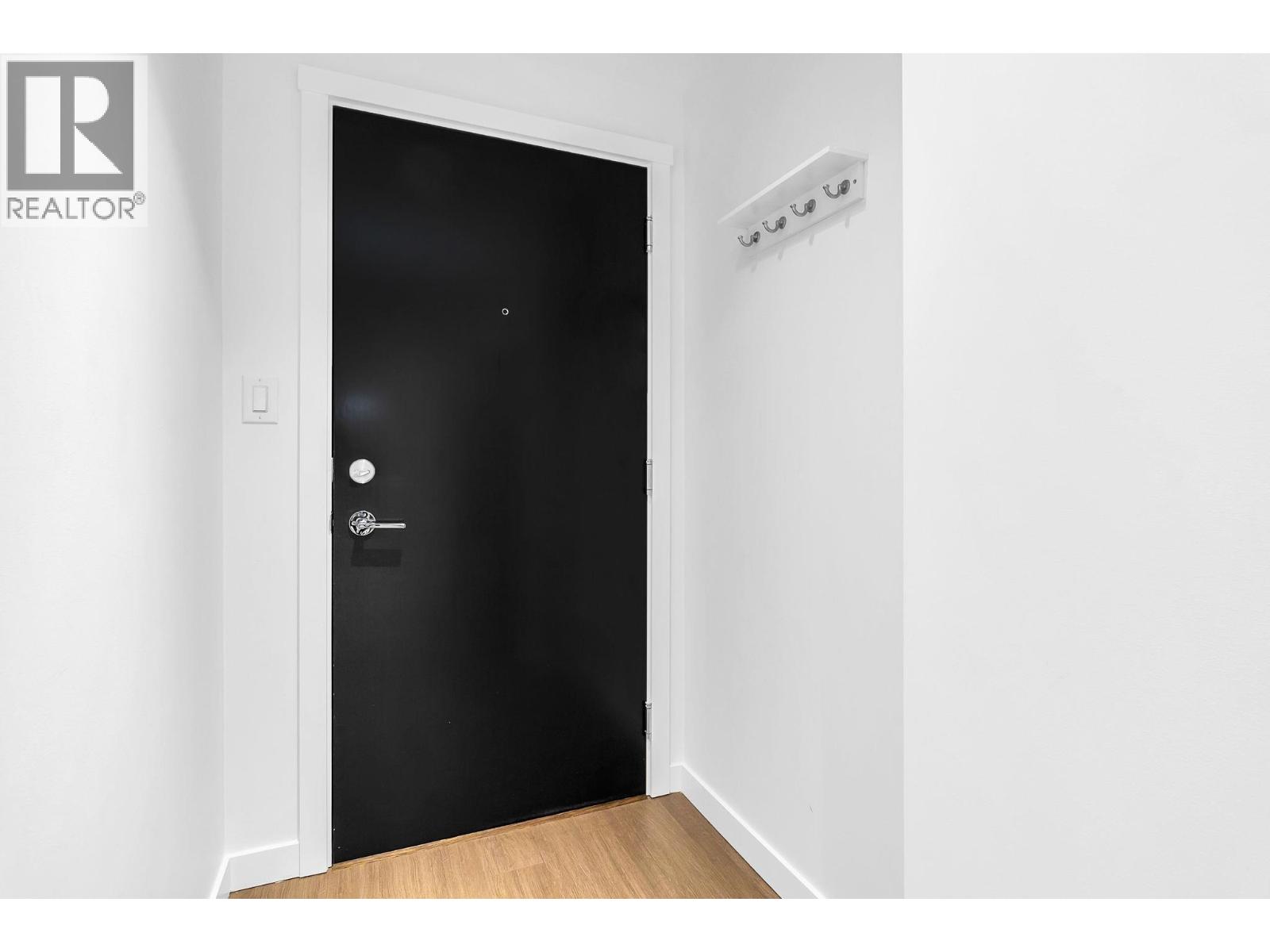 902 3093 Windsor Gate, Coquitlam, British Columbia  V3E 3N2 - Photo 7 - R3084351