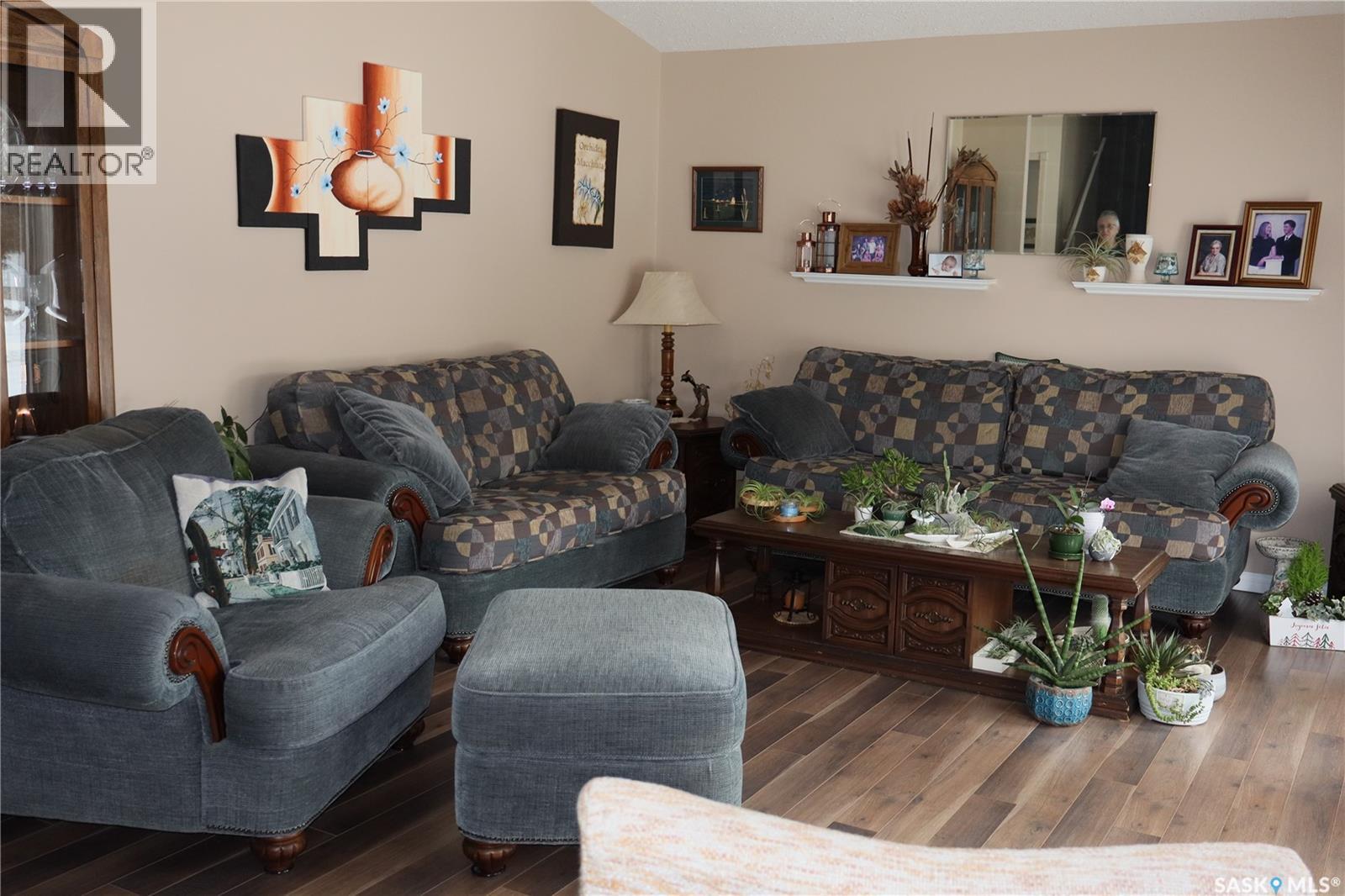 604 5th Avenue W, Assiniboia, Saskatchewan  S0H 0B0 - Photo 20 - SK027503