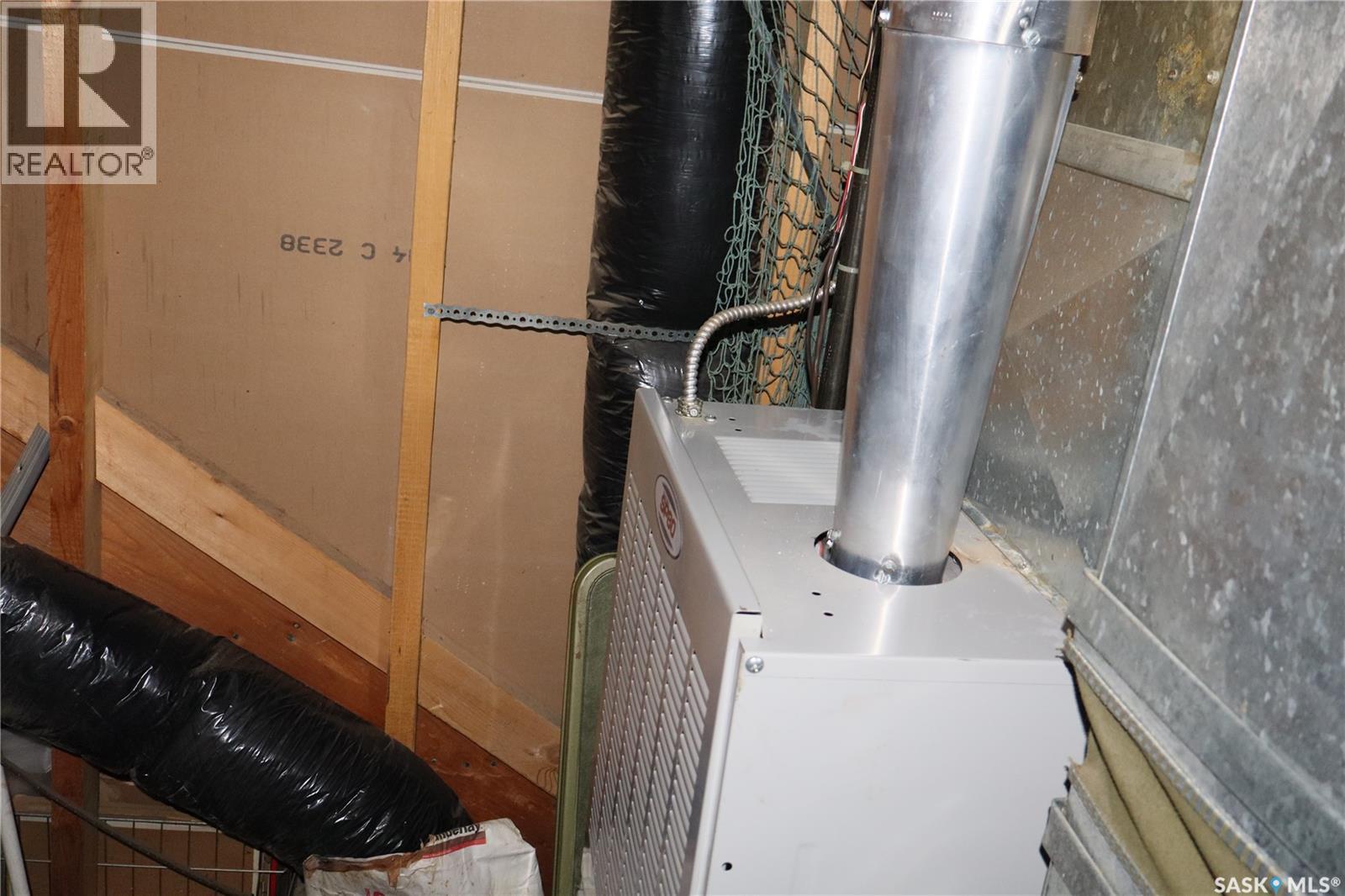 604 5th Avenue W, Assiniboia, Saskatchewan  S0H 0B0 - Photo 36 - SK027503