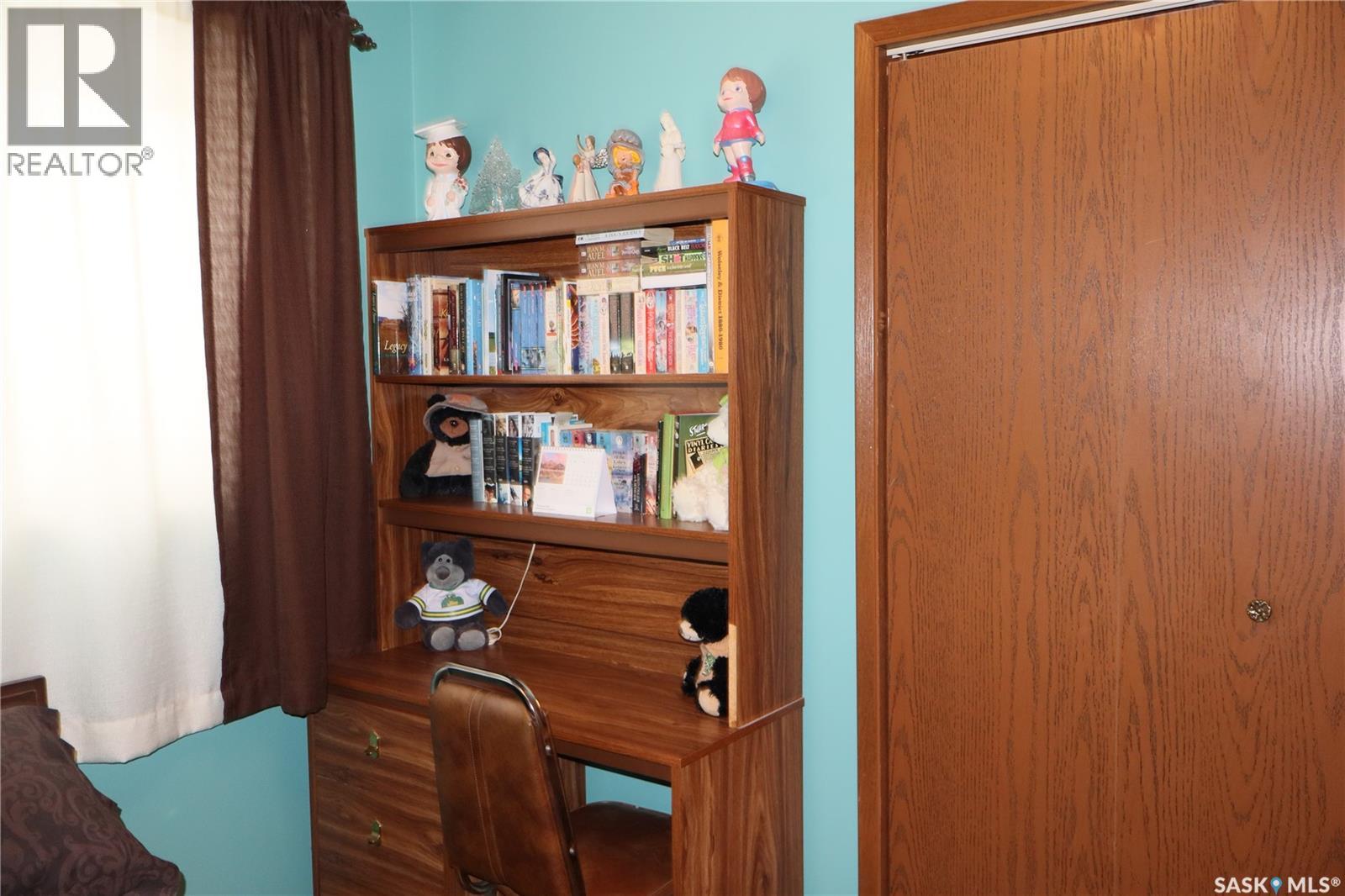 604 5th Avenue W, Assiniboia, Saskatchewan  S0H 0B0 - Photo 19 - SK027503