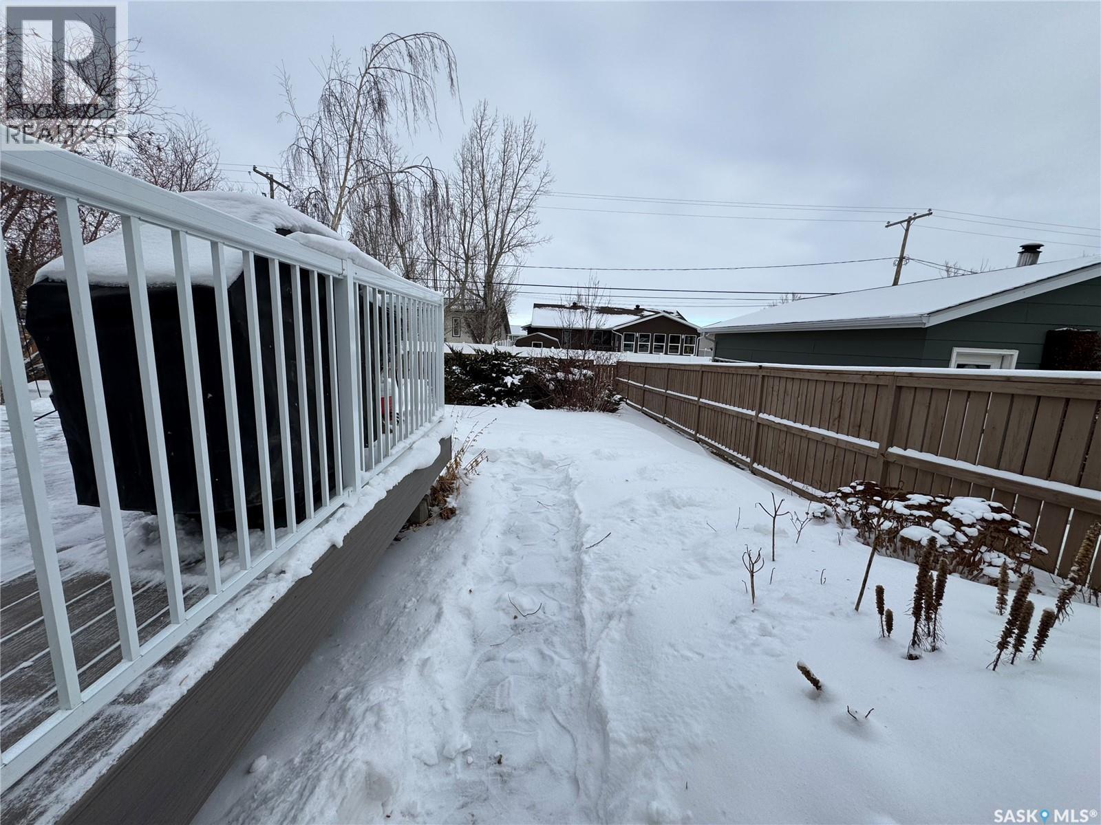 604 5th Avenue W, Assiniboia, Saskatchewan  S0H 0B0 - Photo 38 - SK027503