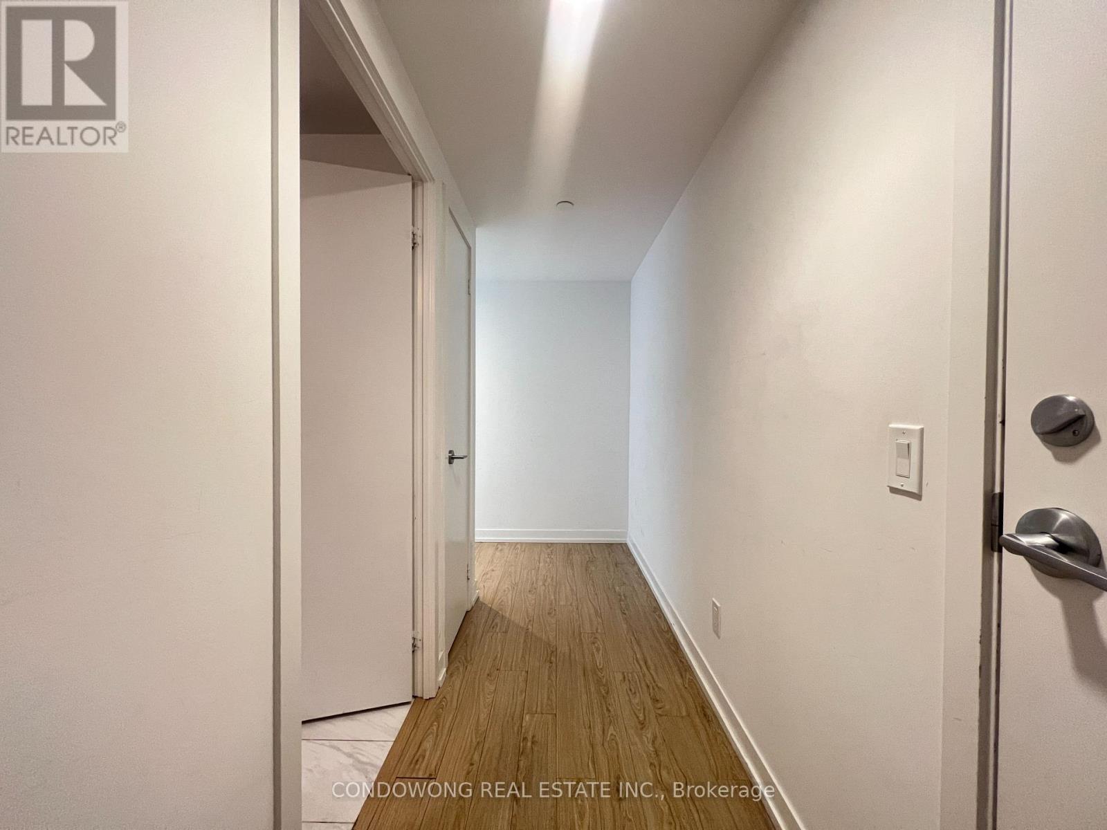 2716 - 85 Wood Street, Toronto, Ontario  M4Y 0E8 - Photo 3 - C12737346