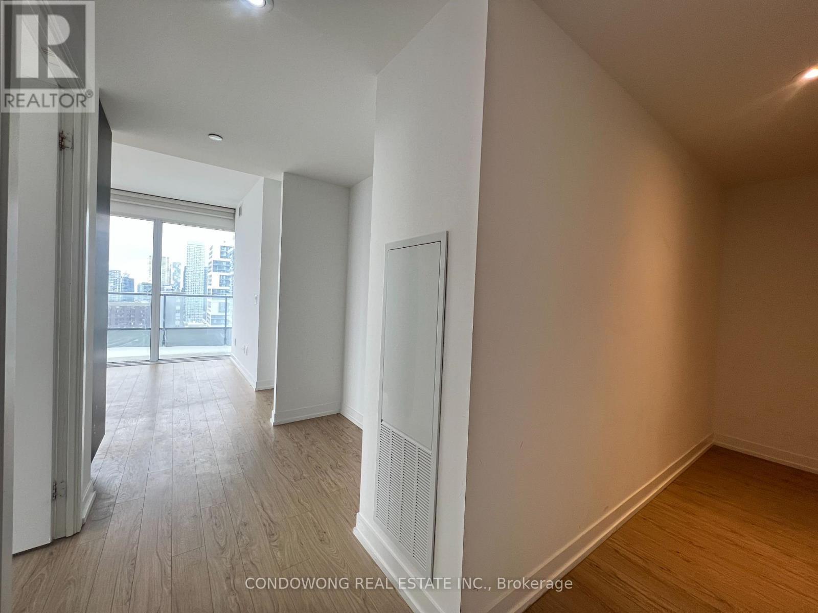 2716 - 85 Wood Street, Toronto, Ontario  M4Y 0E8 - Photo 5 - C12737346