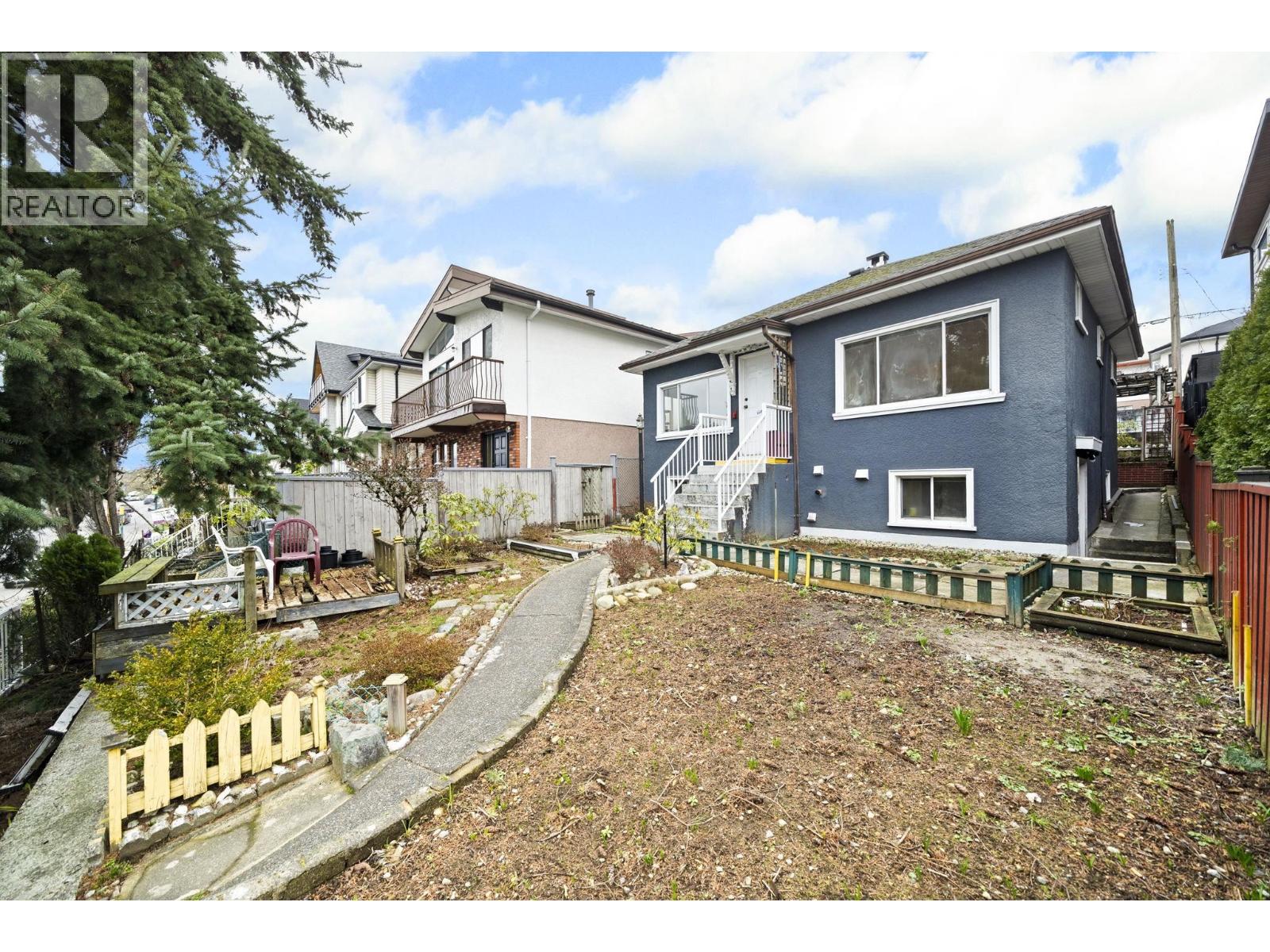 2168 Renfrew Street, Vancouver, British Columbia  V5M 3J5 - Photo 5 - R3084106