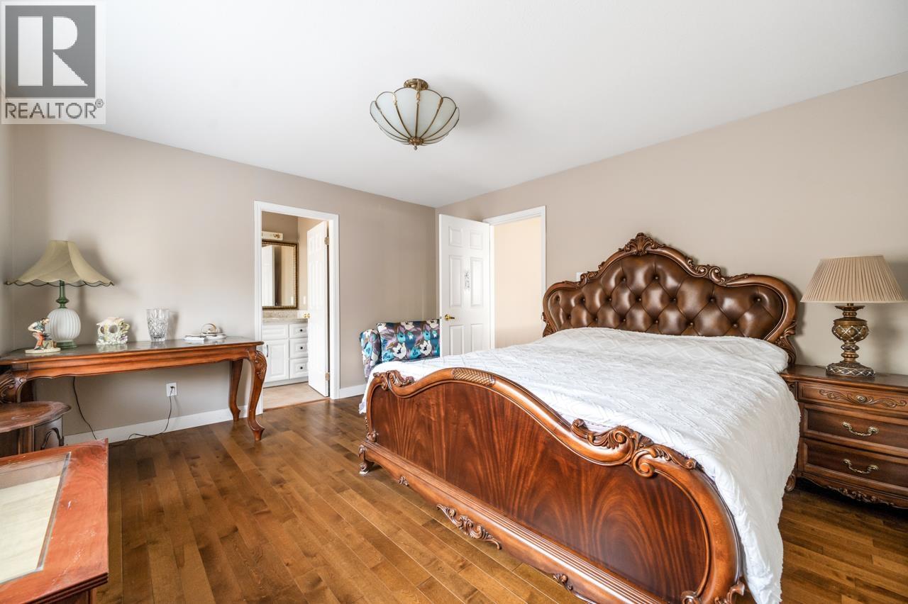 7974 12th Avenue, Burnaby, British Columbia  V3N 2K7 - Photo 23 - R3084179