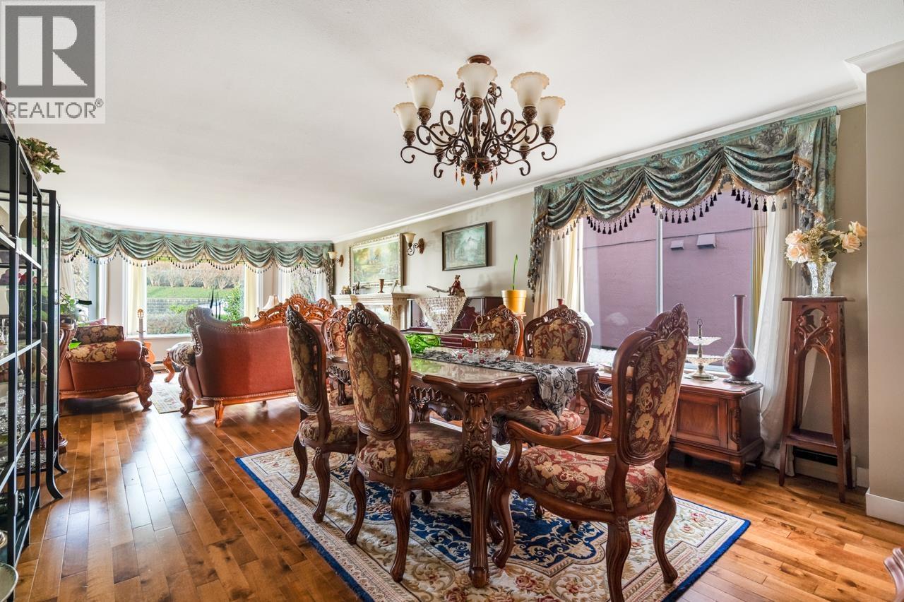 7974 12th Avenue, Burnaby, British Columbia  V3N 2K7 - Photo 6 - R3084179