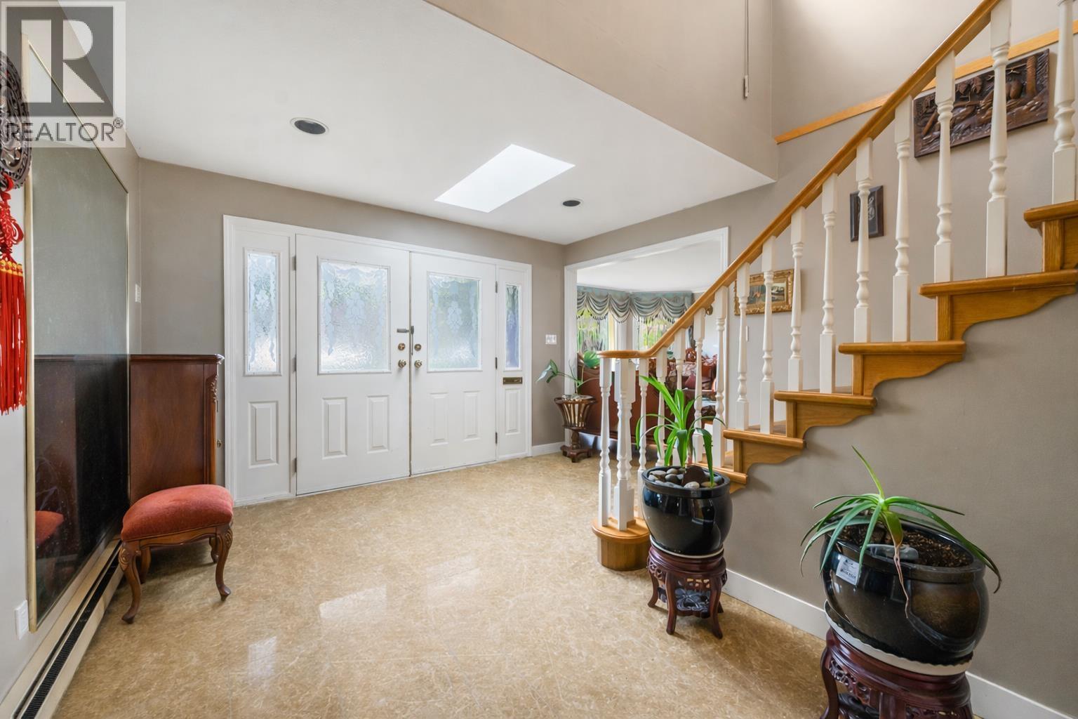 7974 12th Avenue, Burnaby, British Columbia  V3N 2K7 - Photo 3 - R3084179