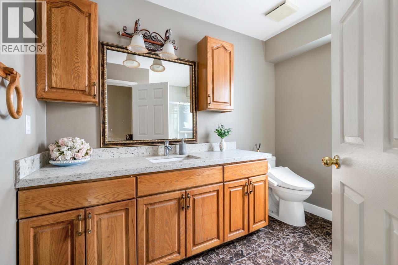 7974 12th Avenue, Burnaby, British Columbia  V3N 2K7 - Photo 13 - R3084179