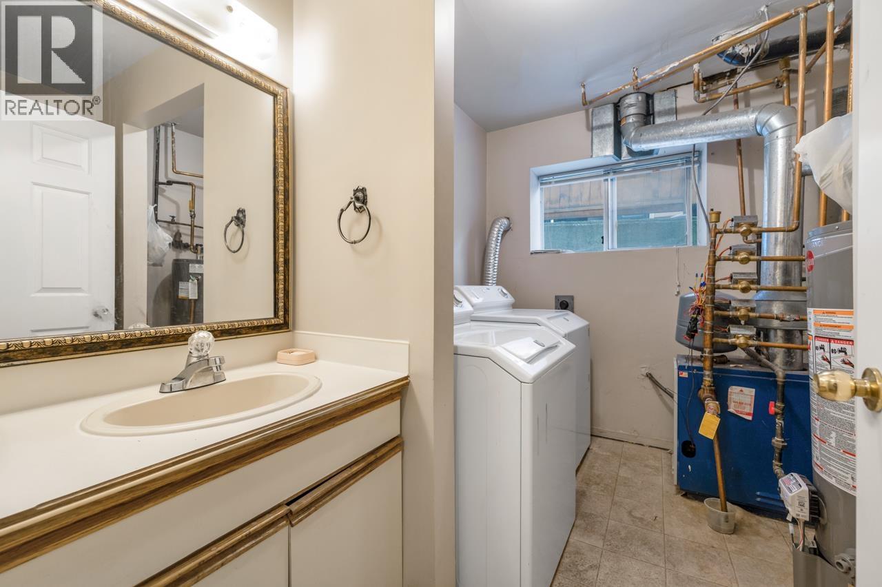 7974 12th Avenue, Burnaby, British Columbia  V3N 2K7 - Photo 32 - R3084179