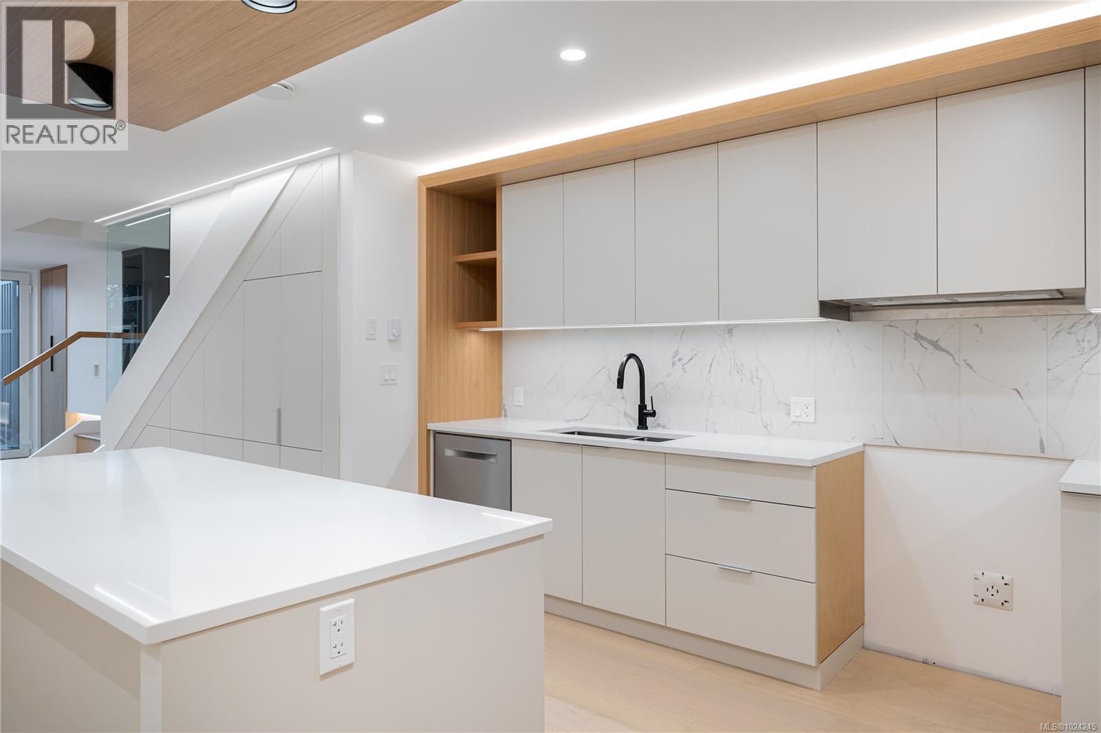 1 1417 May St, Victoria, British Columbia V8S 1C2 - Photo 10 - 1024245