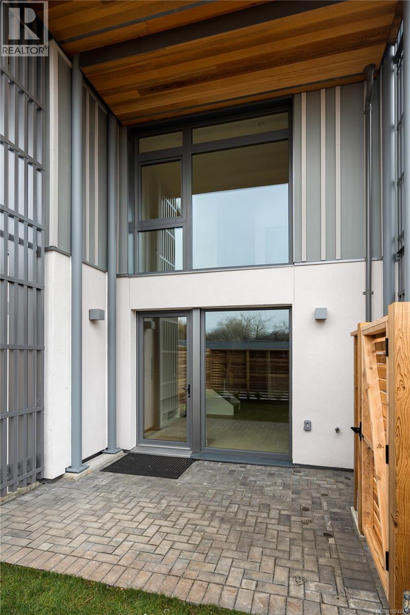 1 1417 May St, Victoria, British Columbia V8S 1C2 - Photo 4 - 1024245