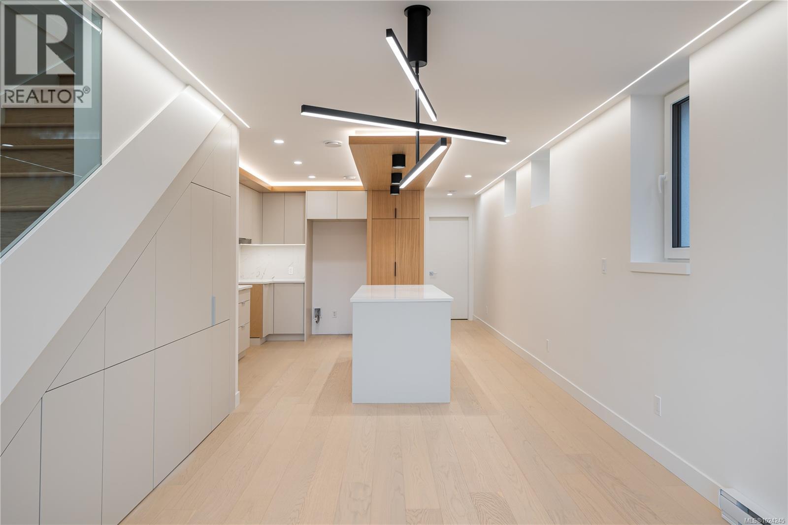 1 1417 May St, Victoria, British Columbia V8S 1C2 - Photo 8 - 1024245