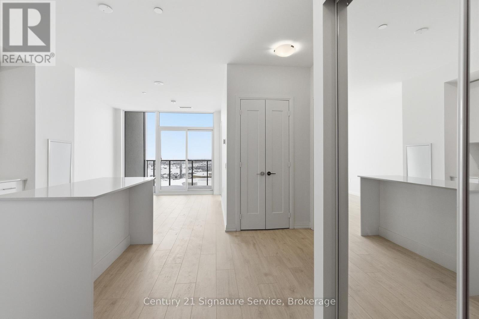 610 - 27 Korda Gate, Vaughan, Ontario  L4K 2M9 - Photo 3 - N12737314