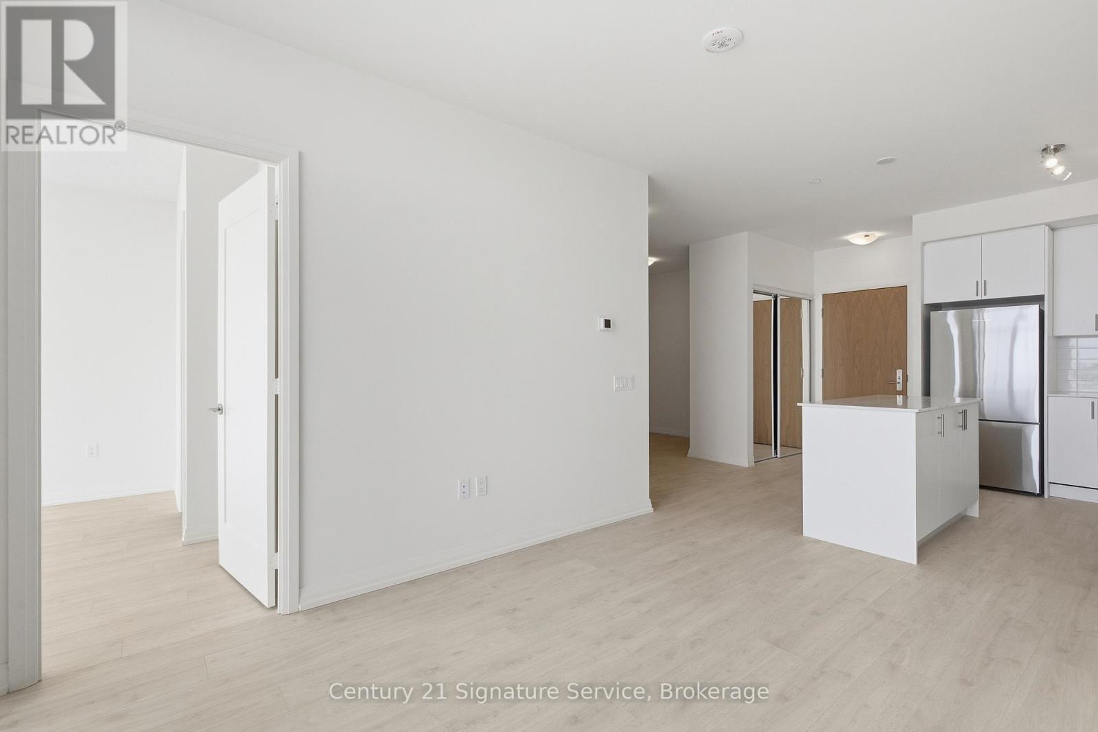 610 - 27 Korda Gate, Vaughan, Ontario  L4K 2M9 - Photo 6 - N12737314