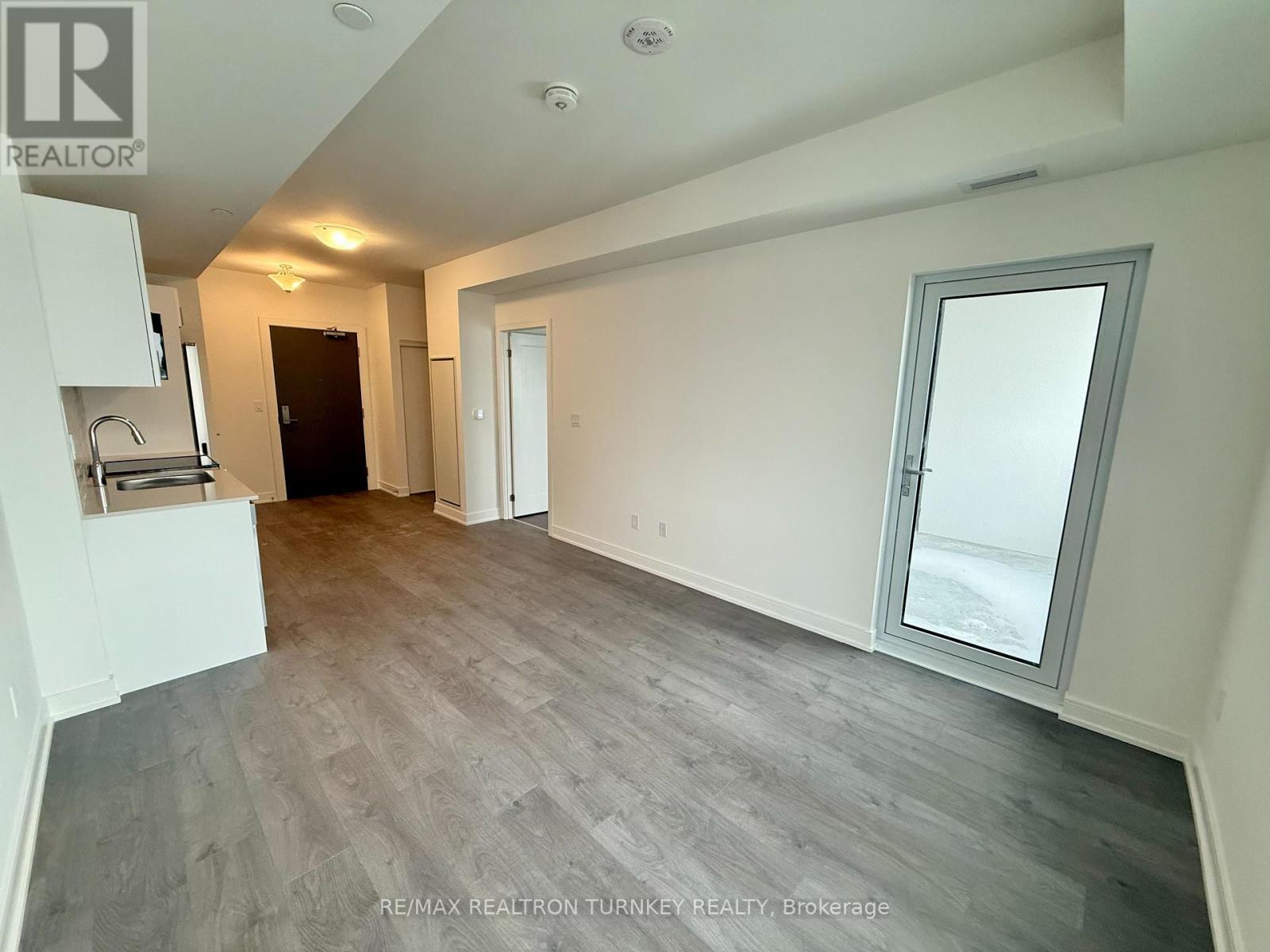 1305 - 705 Davis Drive, Newmarket, Ontario  L3Y 0J1 - Photo 10 - N12737350